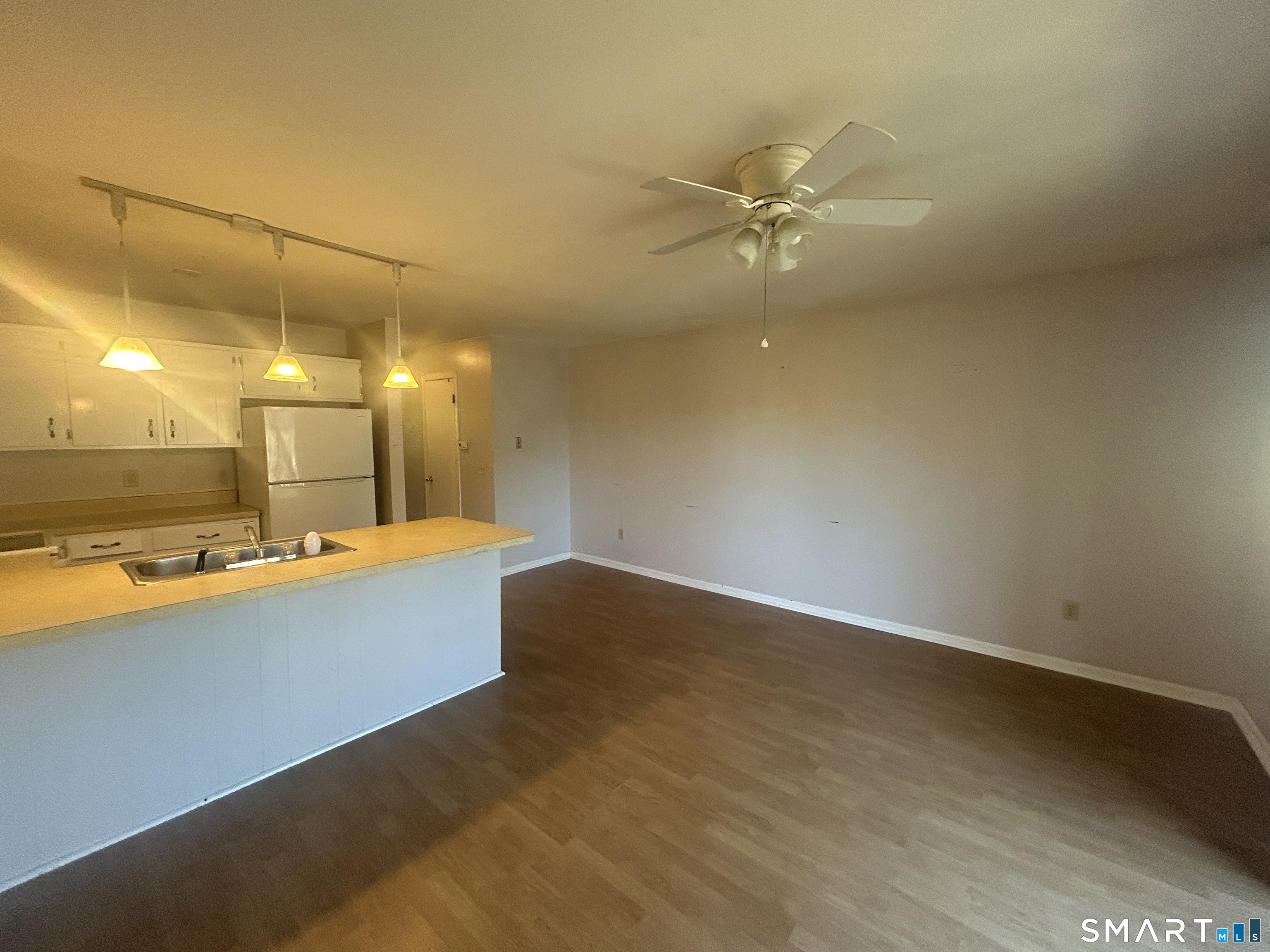 Foto 7 de Condominio en venta en 5 Deer Run #5, Bethel, CT — $320,000