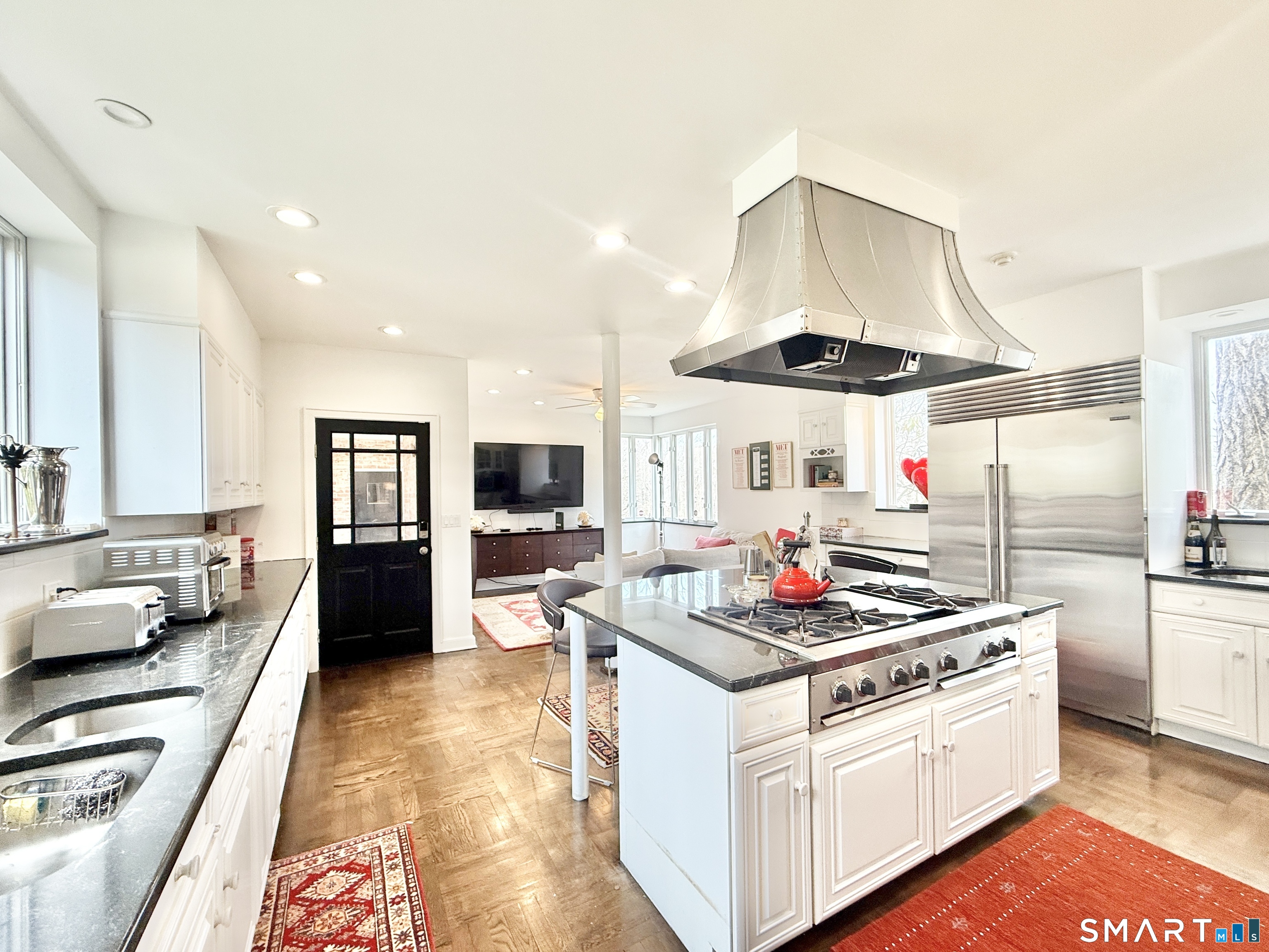 Foto 8 de Casa en renta en 57 Drum Hill Lane, Stamford, CT — $8,750/mes