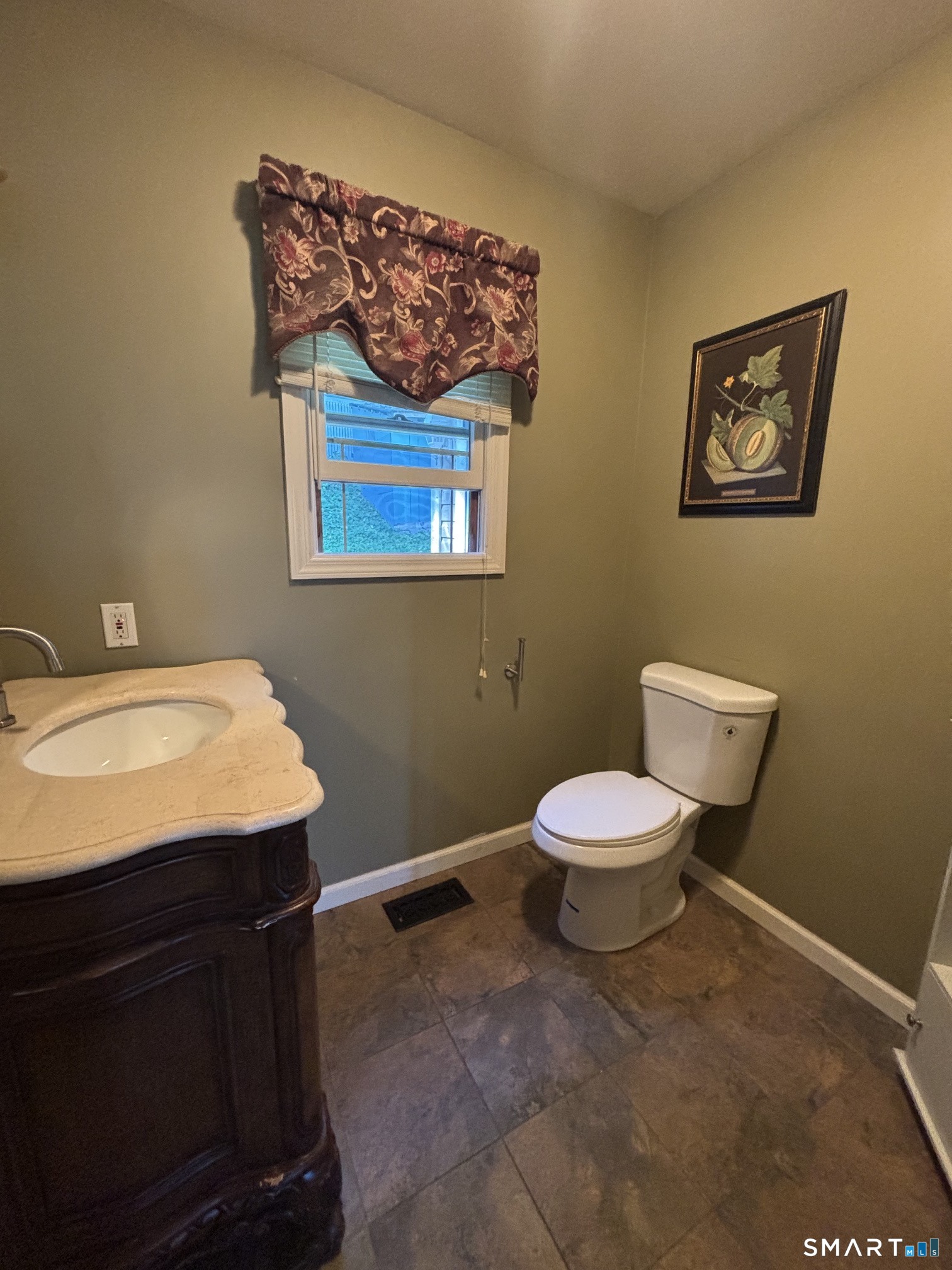 Foto 6 de Casa en renta en 36 Nicholas Avenue, Greenwich, CT — $6,500/mes