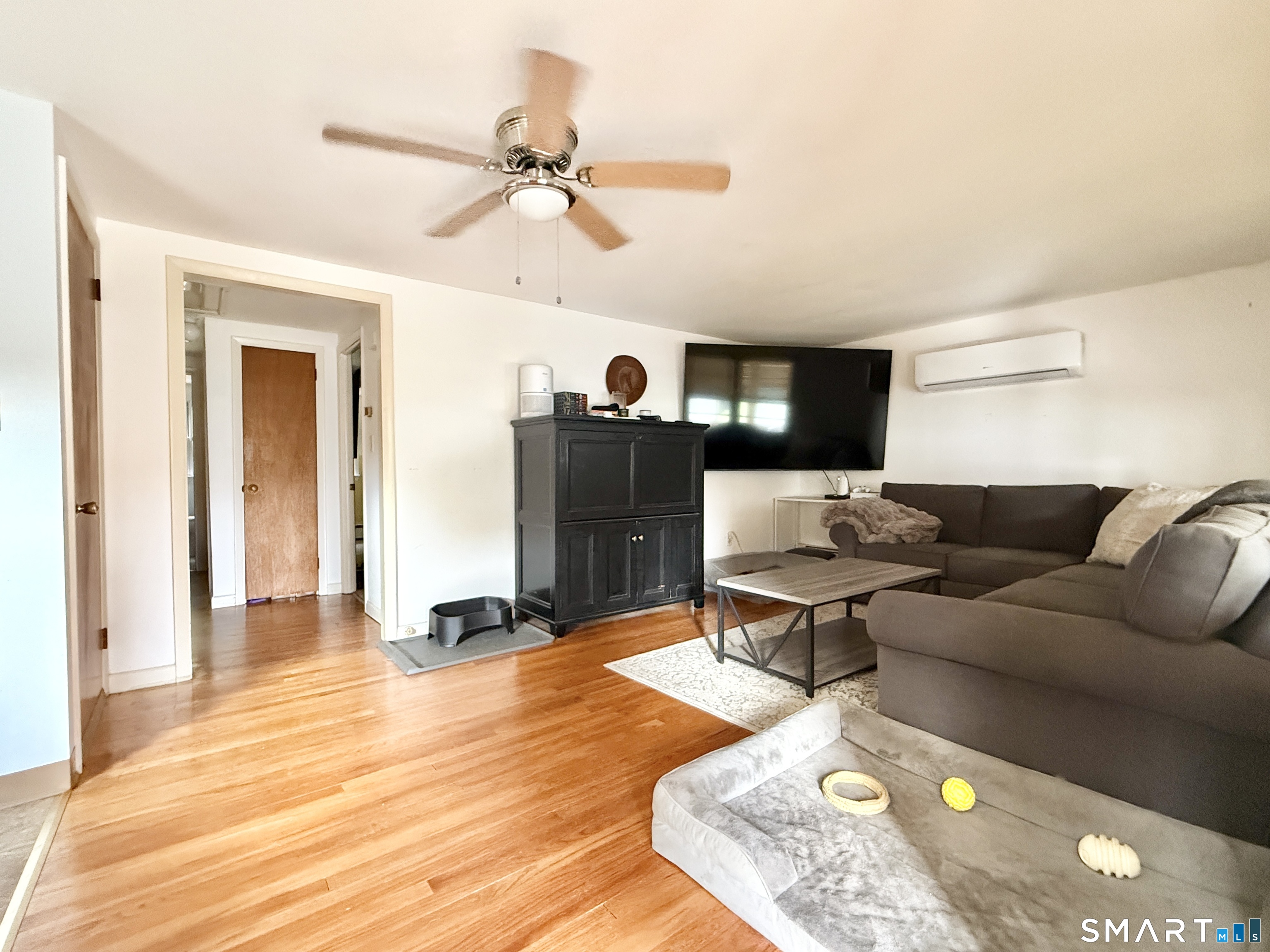 Foto 8 de Casa en renta en 213 Georgetown Road, Weston, CT — $3,000/mes