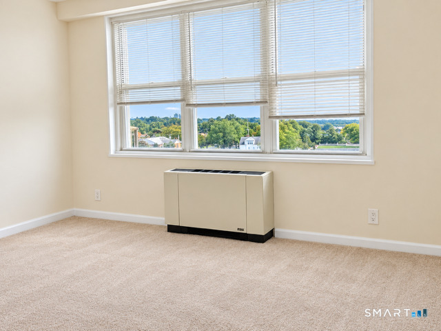 Foto 6 de Condominio en renta en 2625 Park Avenue #7P, Bridgeport, CT — $2,800/mes