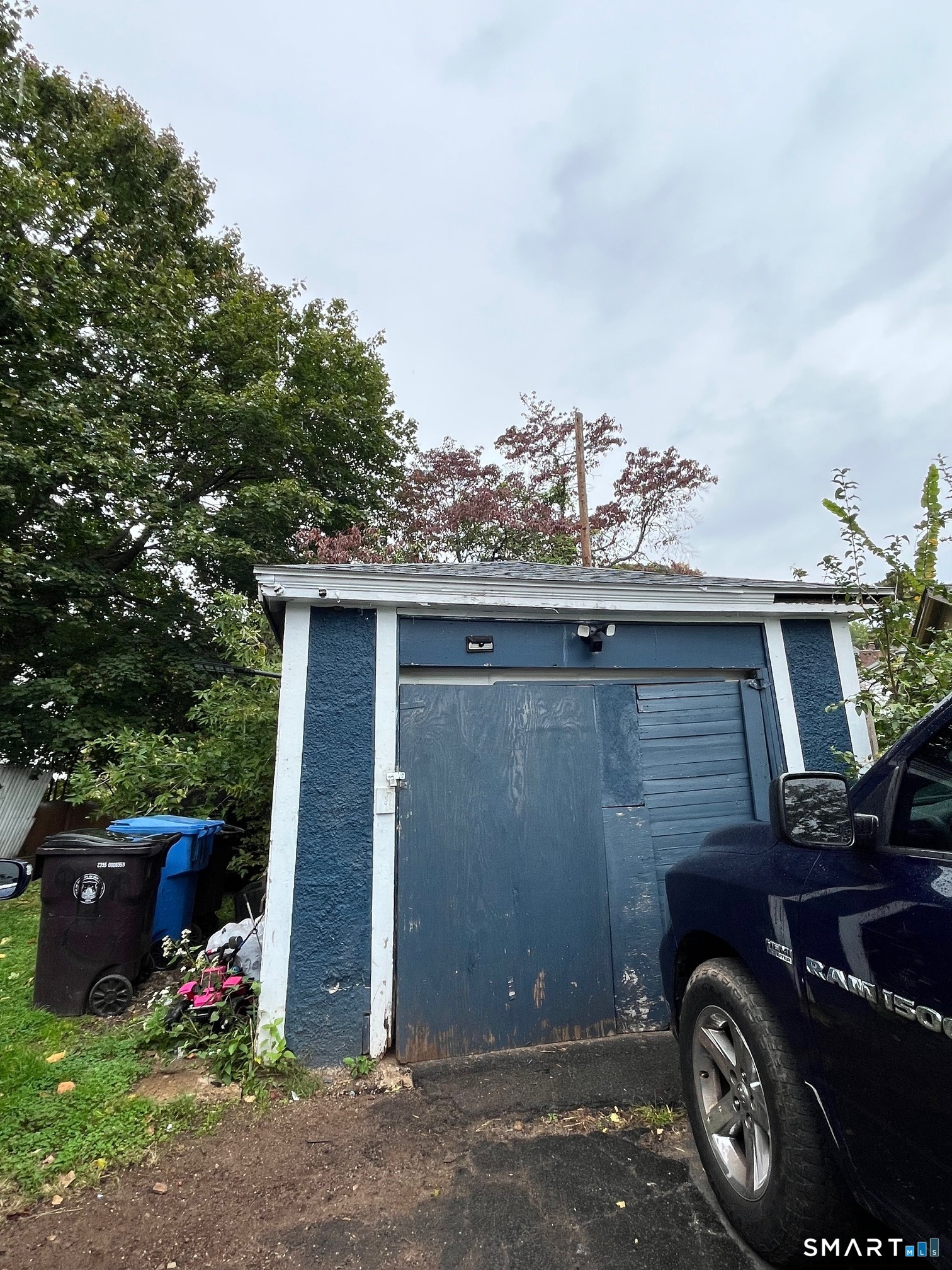 Photo 3 of Single family home for sale at 11 Greenwood St, New Britain, CT 06051 | MLS# 24213813 | Listing updated on 2026-10-19