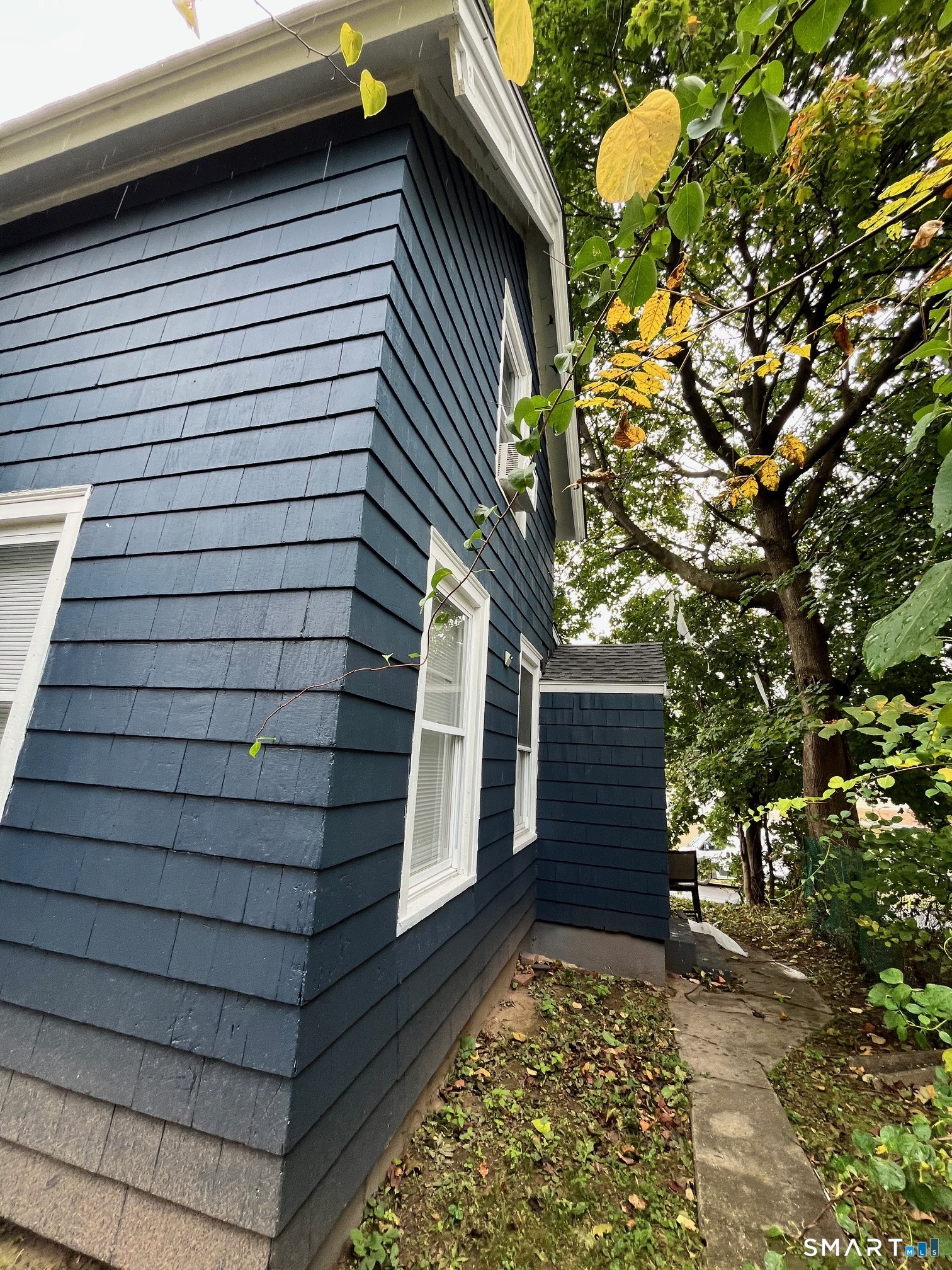 Photo 4 of Single family home for sale at 11 Greenwood St, New Britain, CT 06051 | MLS# 24213813 | Listing updated on 2026-10-19