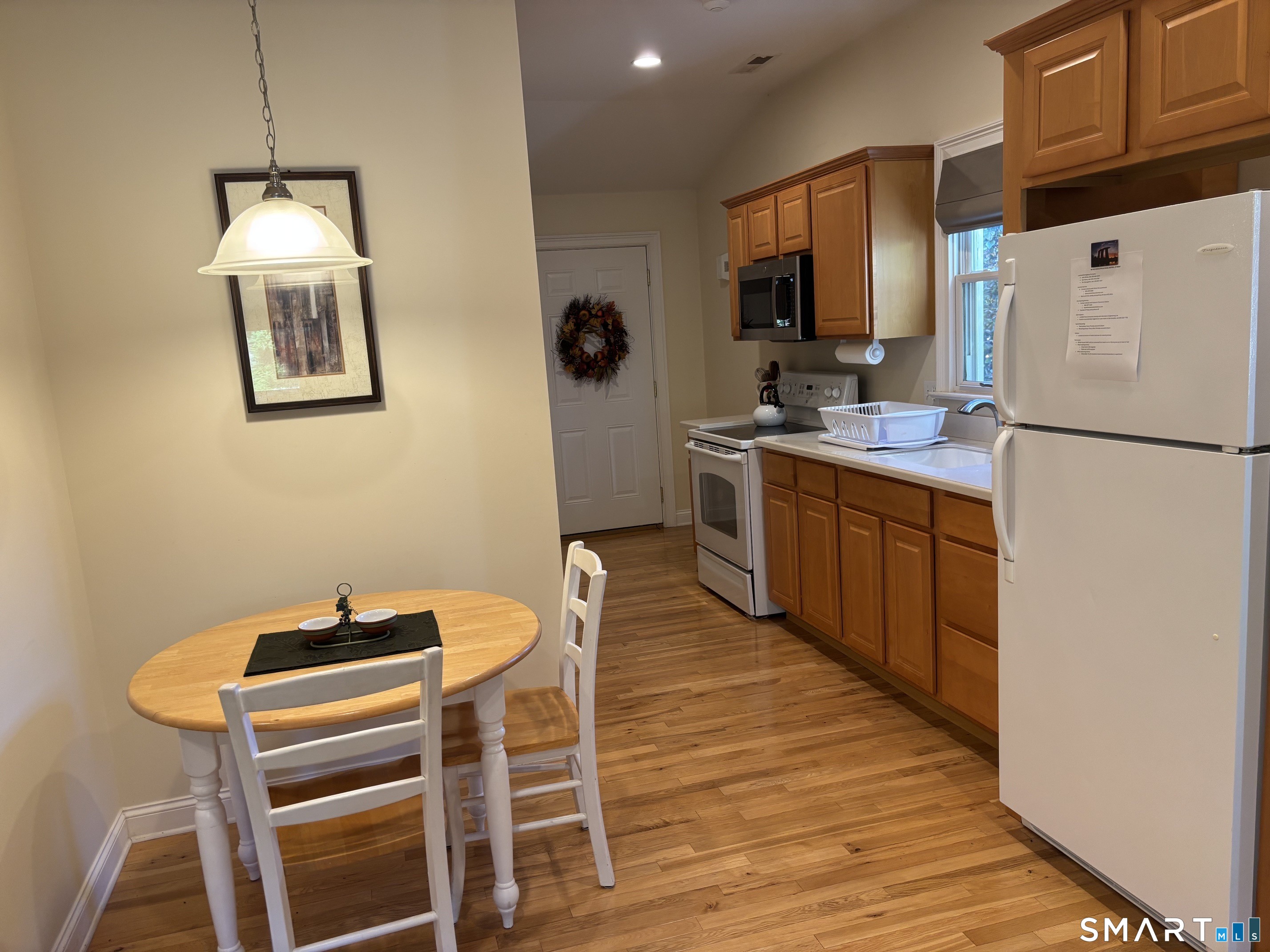 Foto 8 de Casa en renta en 88 Old Hawleyville Road, Bethel, CT — $2,500/mes