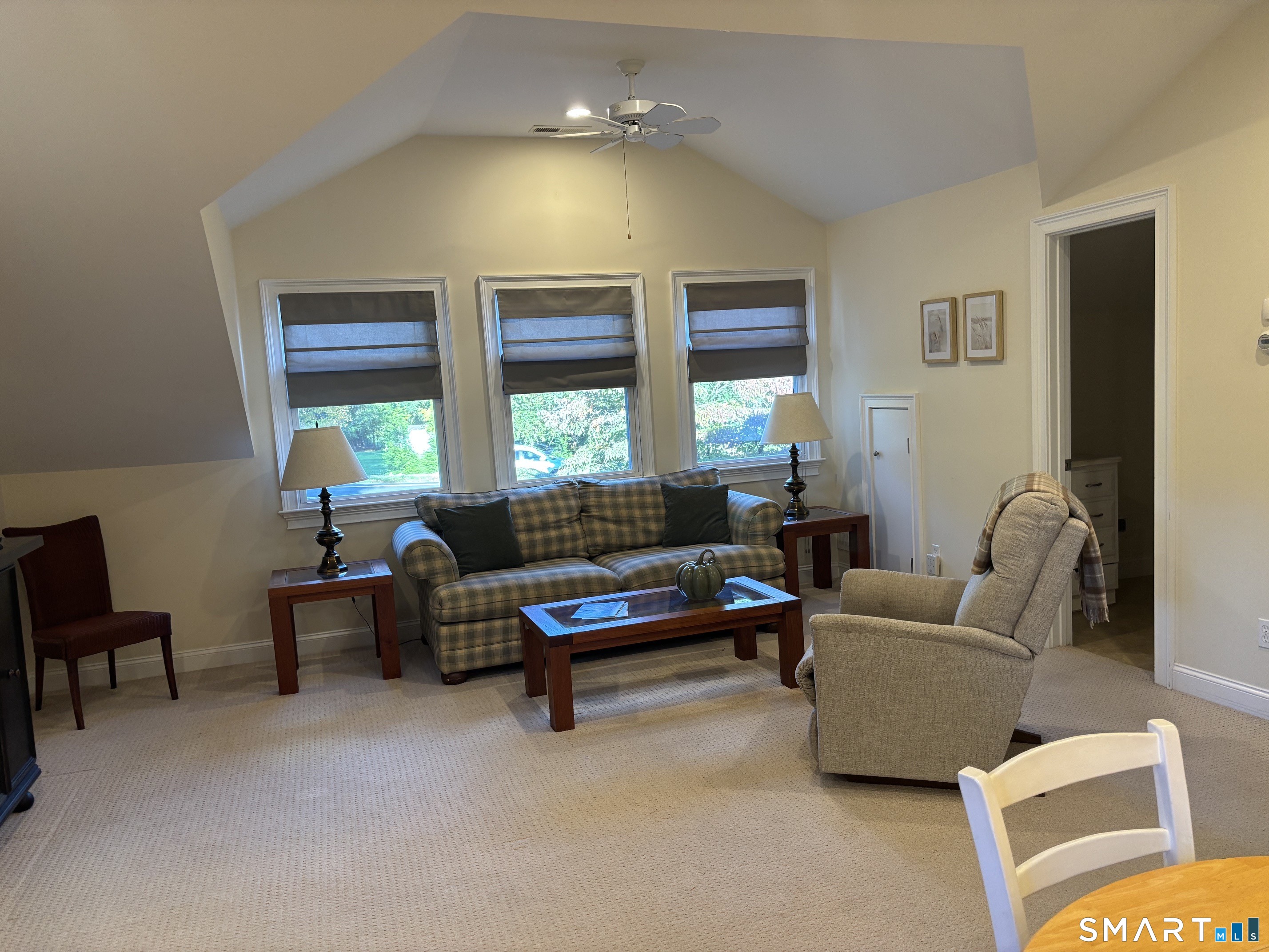 Foto 5 de Casa en renta en 88 Old Hawleyville Road, Bethel, CT — $2,500/mes