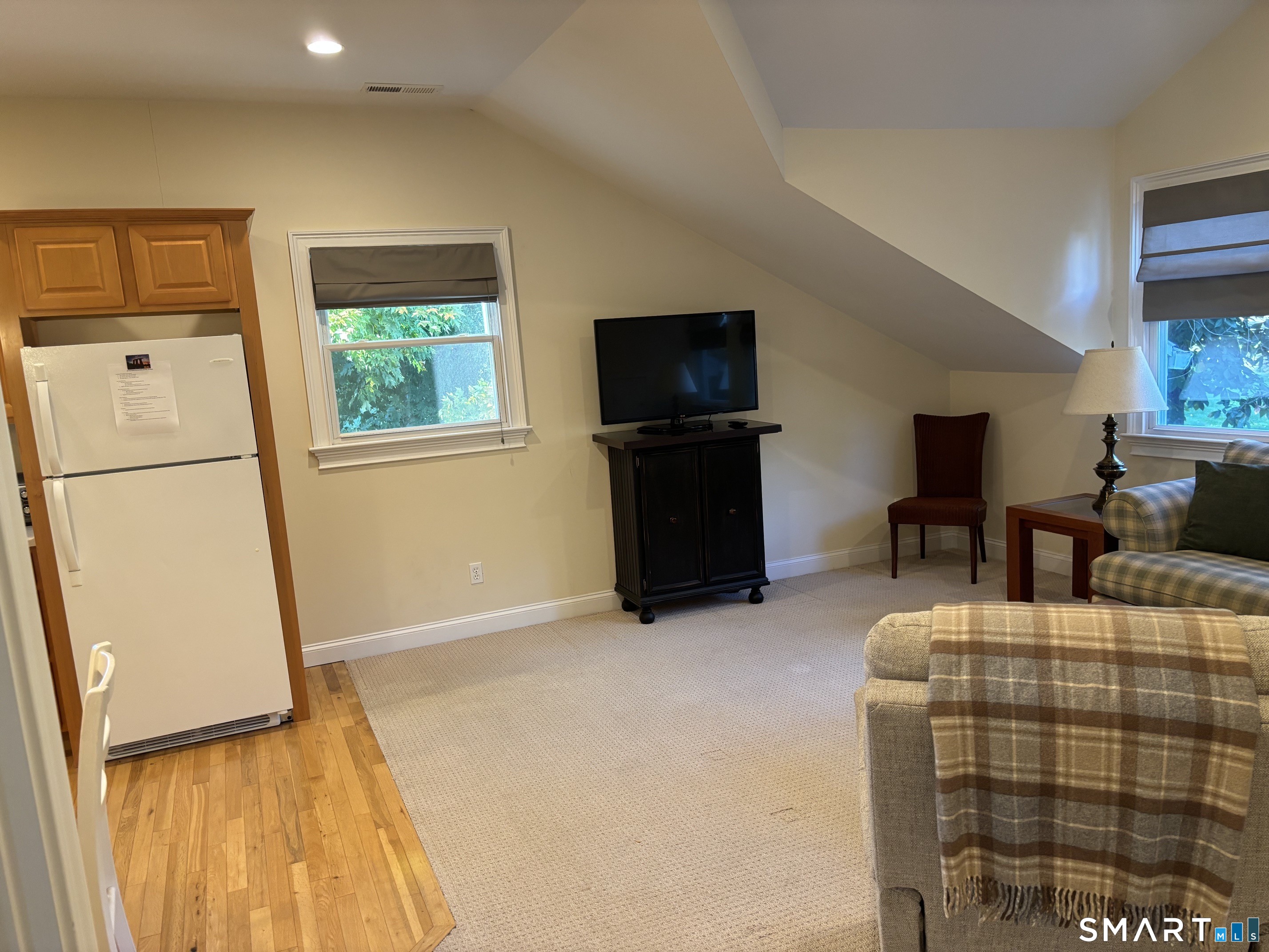 Foto 7 de Casa en renta en 88 Old Hawleyville Road, Bethel, CT — $2,500/mes