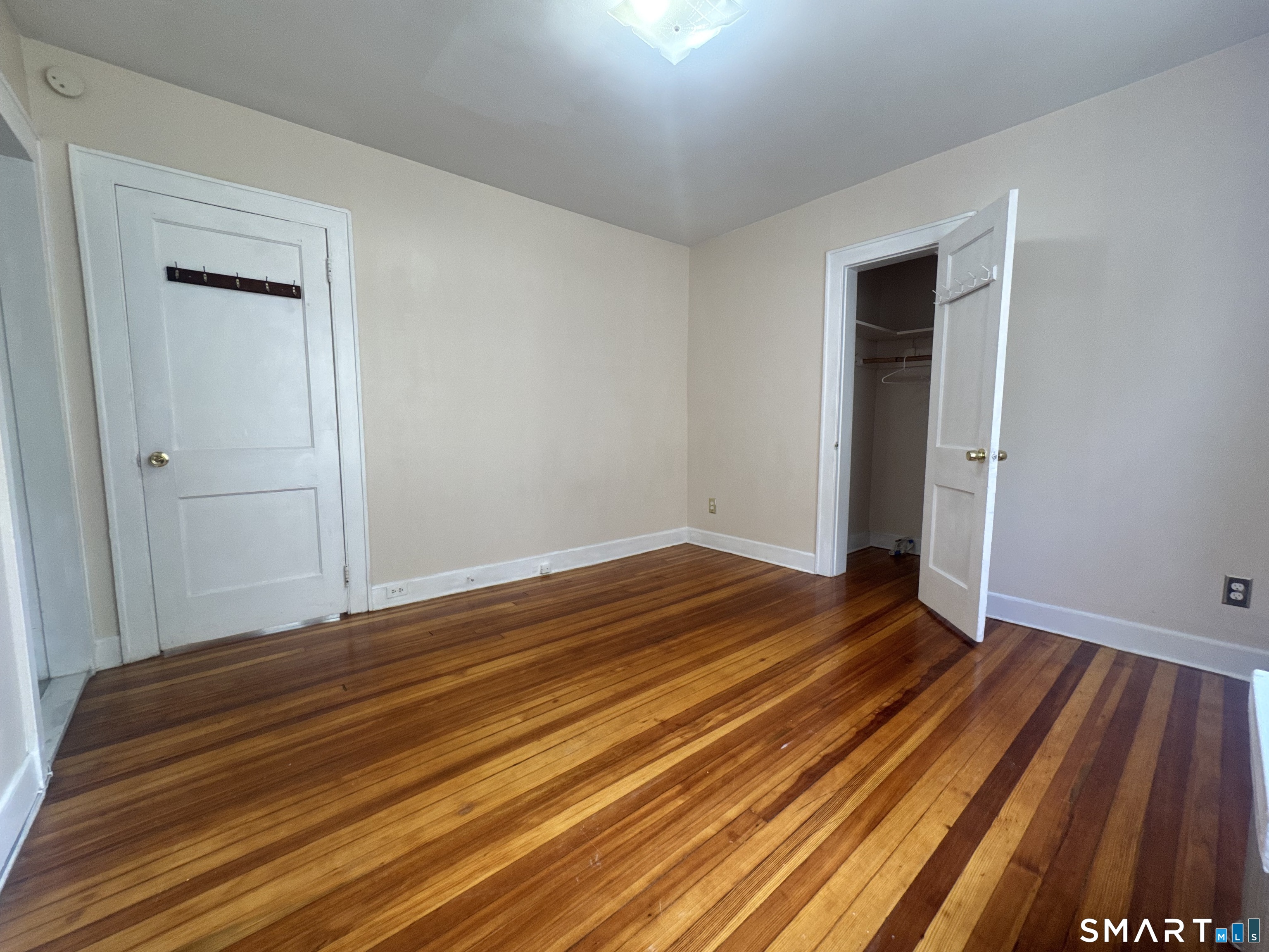Foto 8 de Apartamento en renta en 58 Westfield Avenue #1, Bridgeport, CT — $2,500/mes