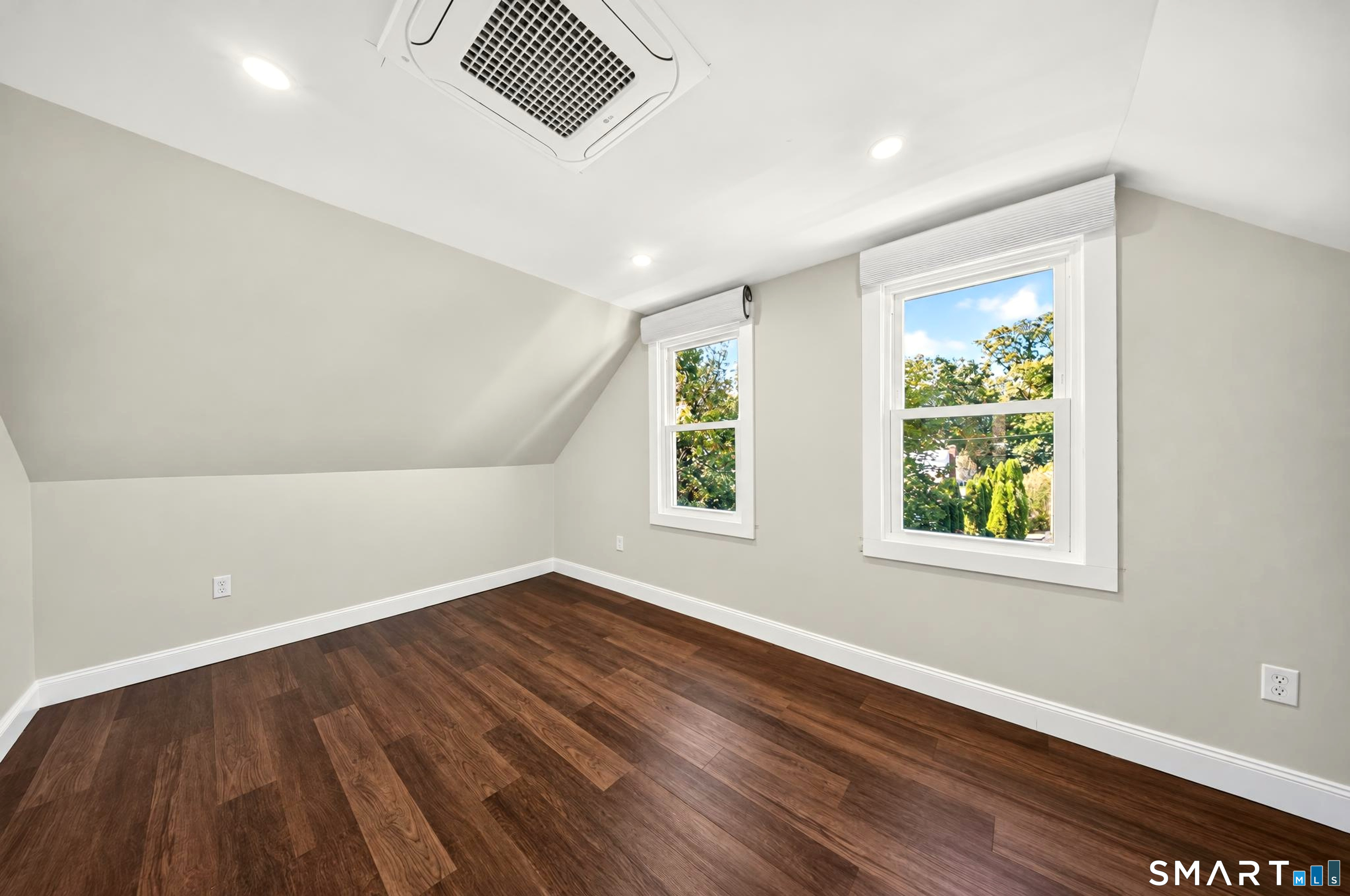 15 Ridgeway Street — photo 22