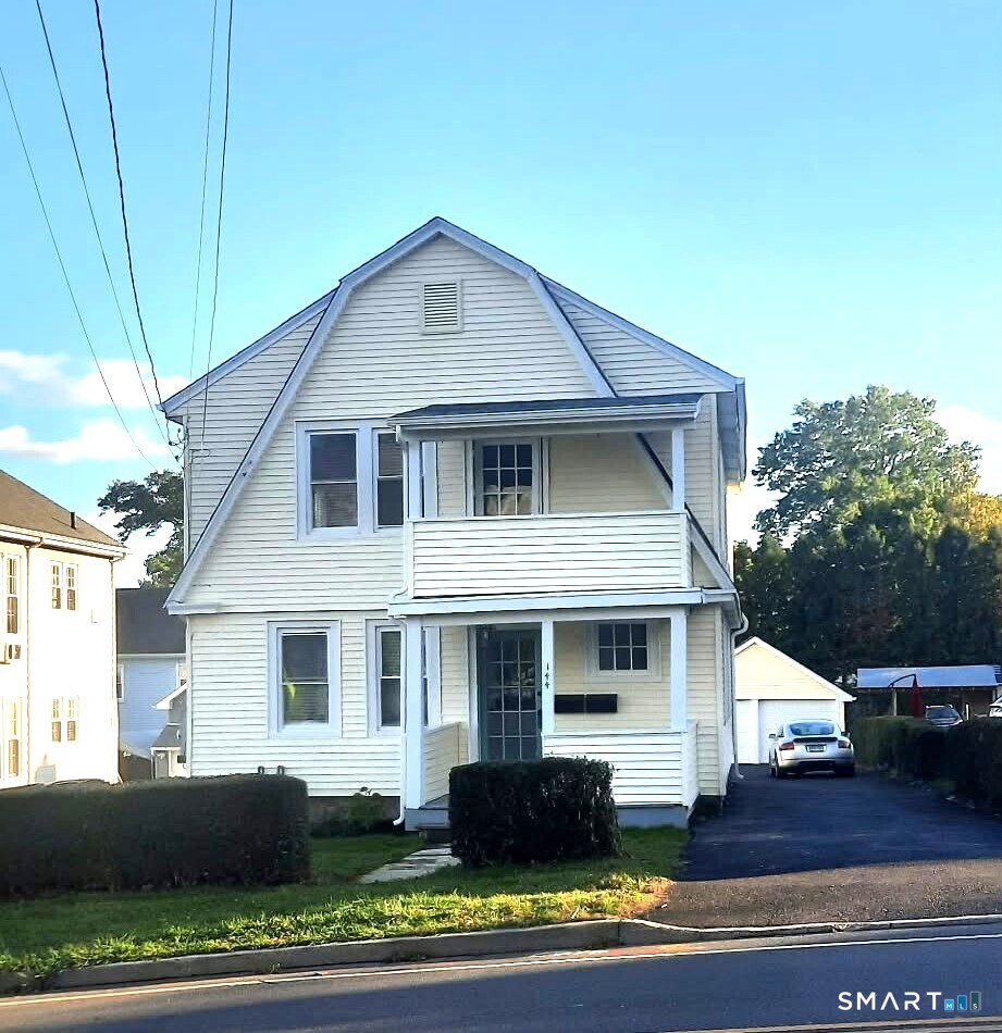 Foto 1 de 2 familias en venta en 144 Colonial Road, Stamford, CT — $904,999