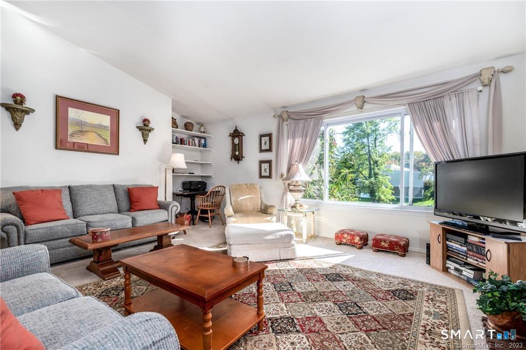 Foto 3 de Condominio en renta en 69 Olcott Way #69, Ridgefield, CT — $2,400/mes