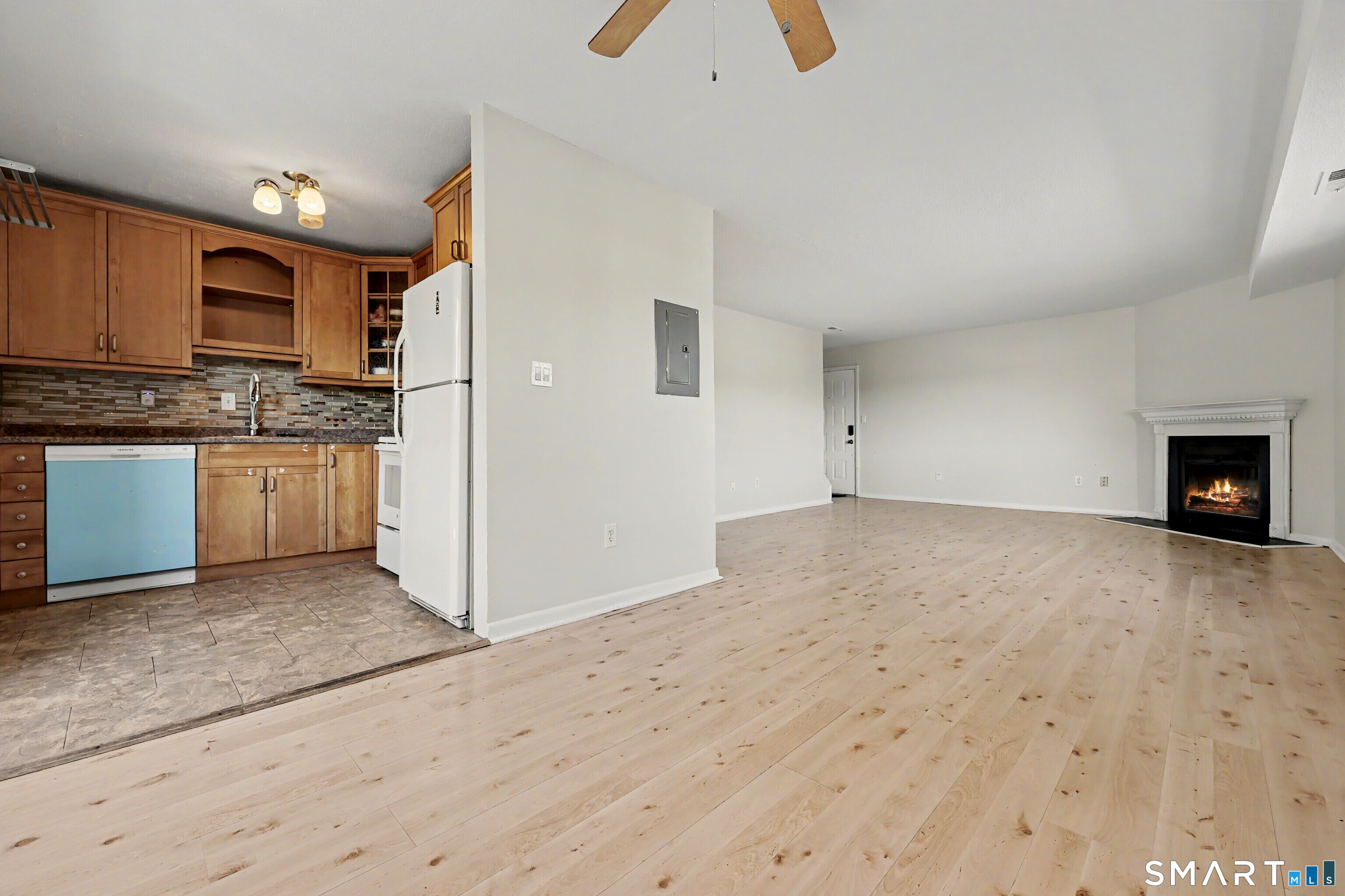 Foto 6 de Condominio en renta en 296 Main Avenue #14, Norwalk, CT — $2,511/mes