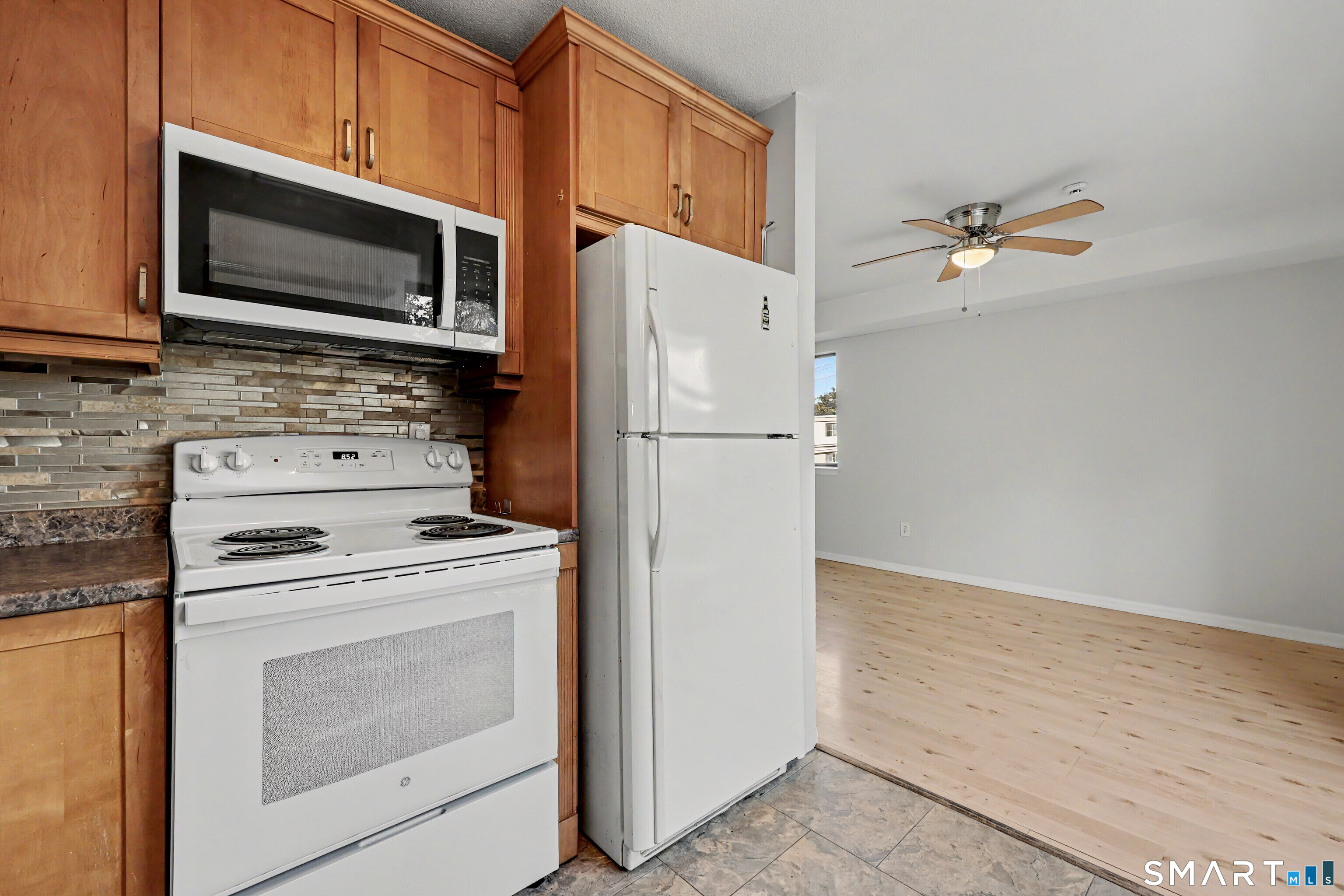 Foto 8 de Condominio en renta en 296 Main Avenue #14, Norwalk, CT — $2,511/mes
