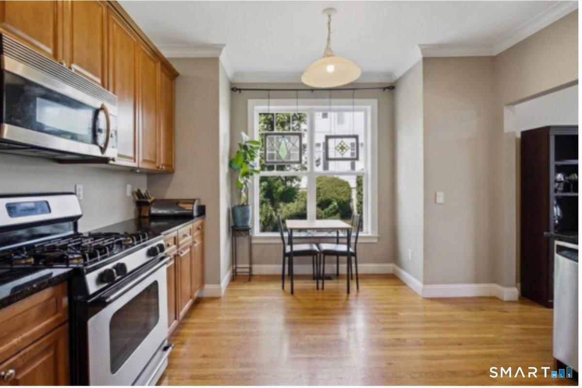 Foto 9 de Condominio en venta en 35 Maura Lane #35, Danbury, CT — $575,000