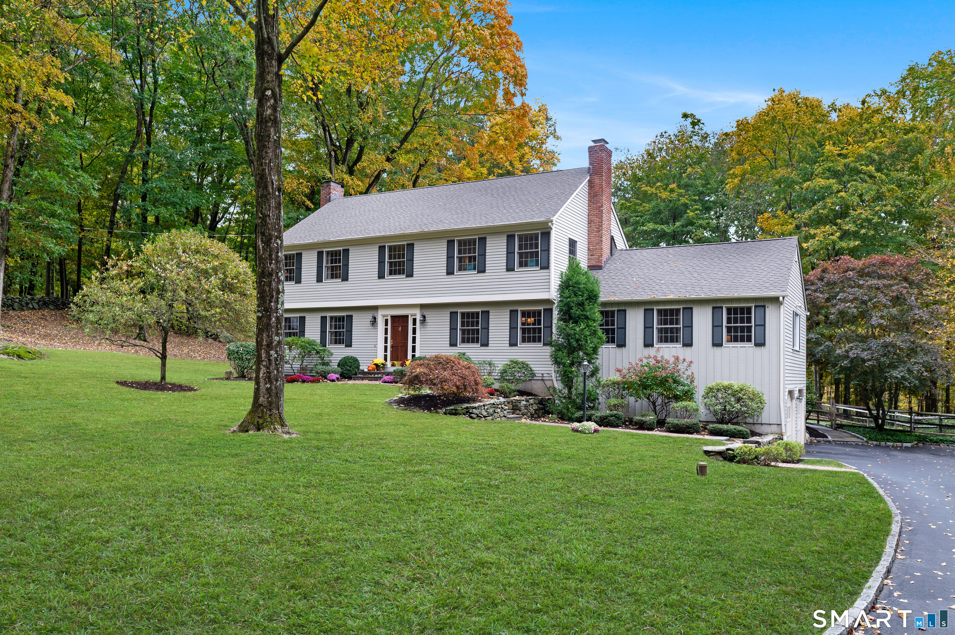 Foto 1 de Casa en venta en 141 Indian Cave Road, Ridgefield, CT — $1,450,000