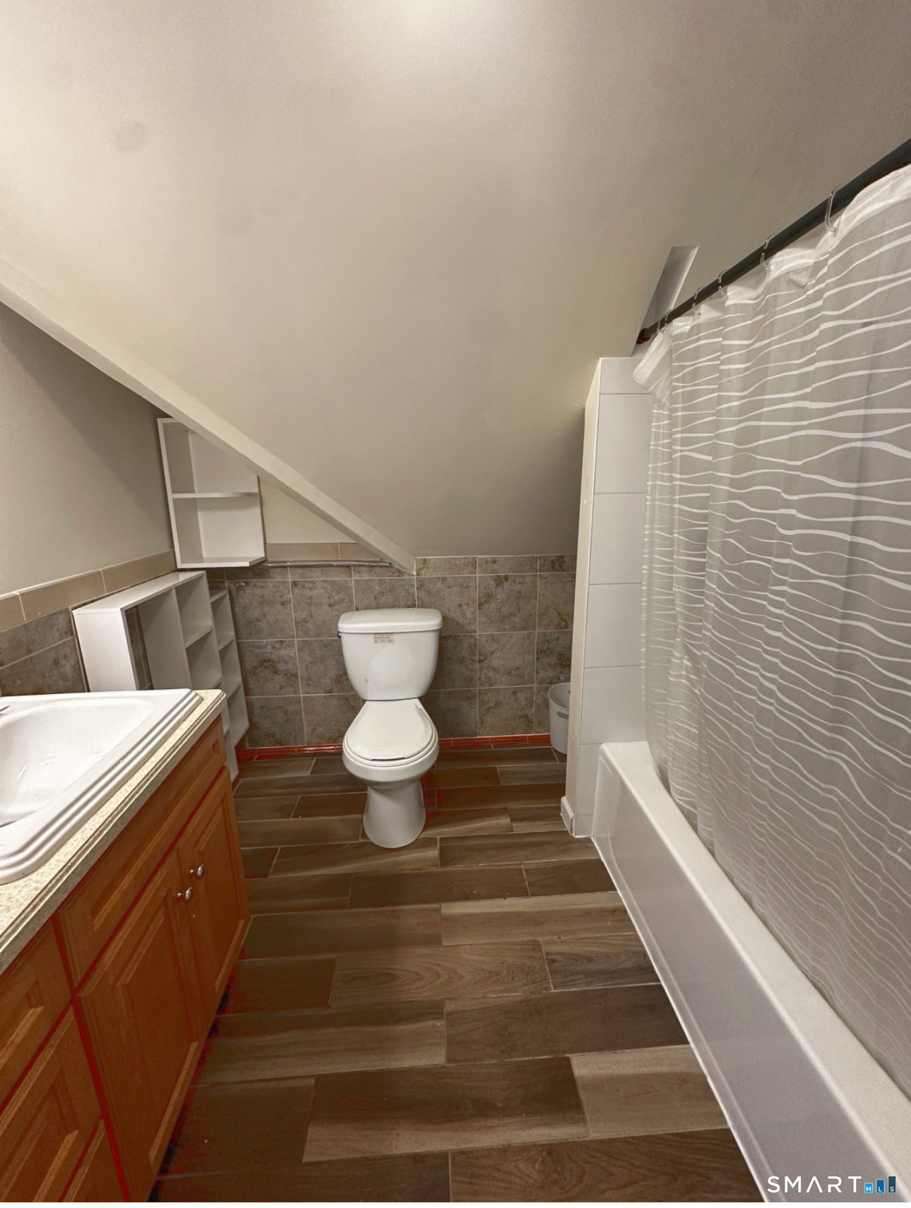 Foto 9 de Apartamento en renta en 80 Milne Street #3, Bridgeport, CT — $1,800/mes