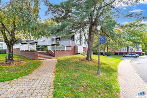 227 Mayfield, Unit 227, Trumbull