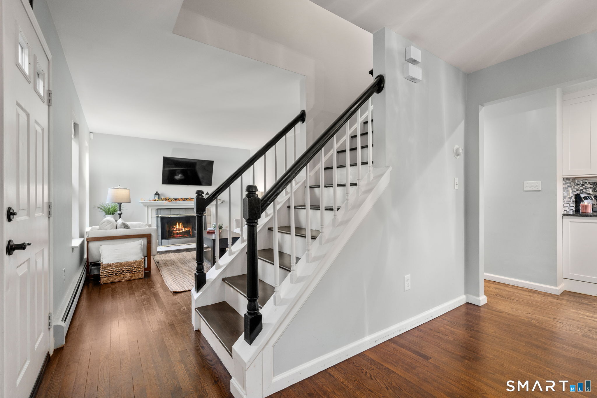 Foto 2 de Casa en renta en 655 Tunxis Hill Road, Fairfield, CT — $4,100/mes