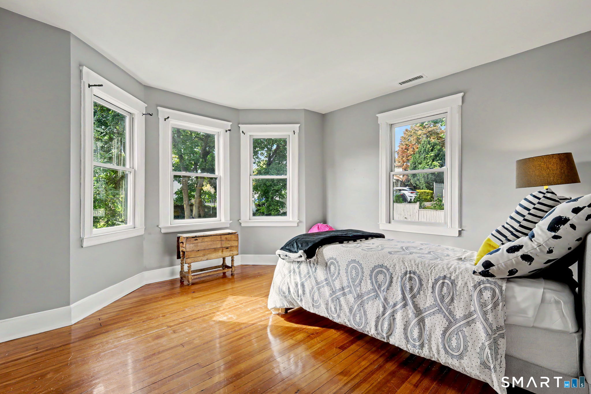 351 Delavan photo 22
