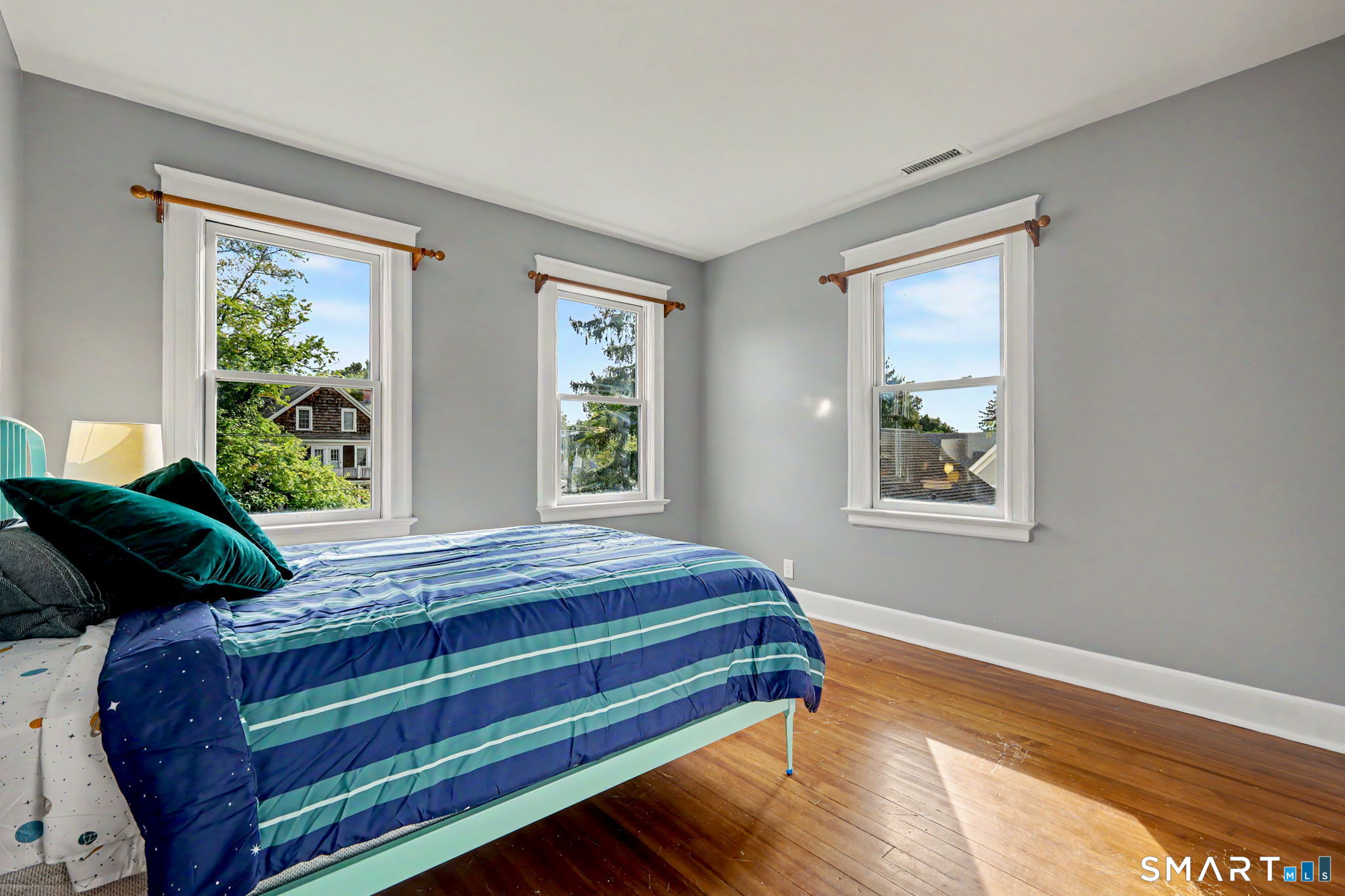 351 Delavan photo 25