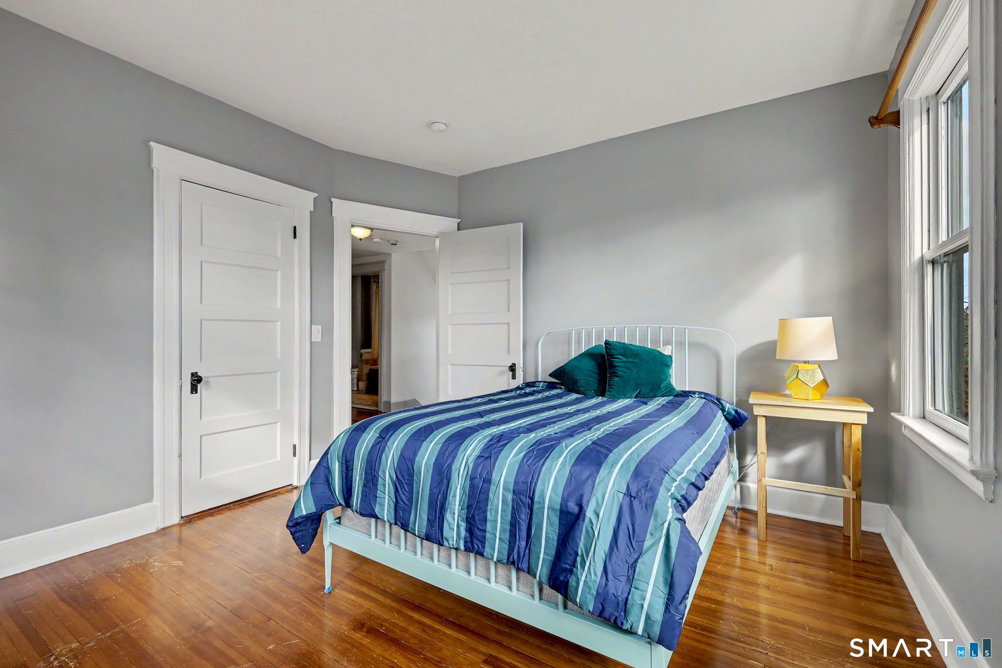 351 Delavan photo 24