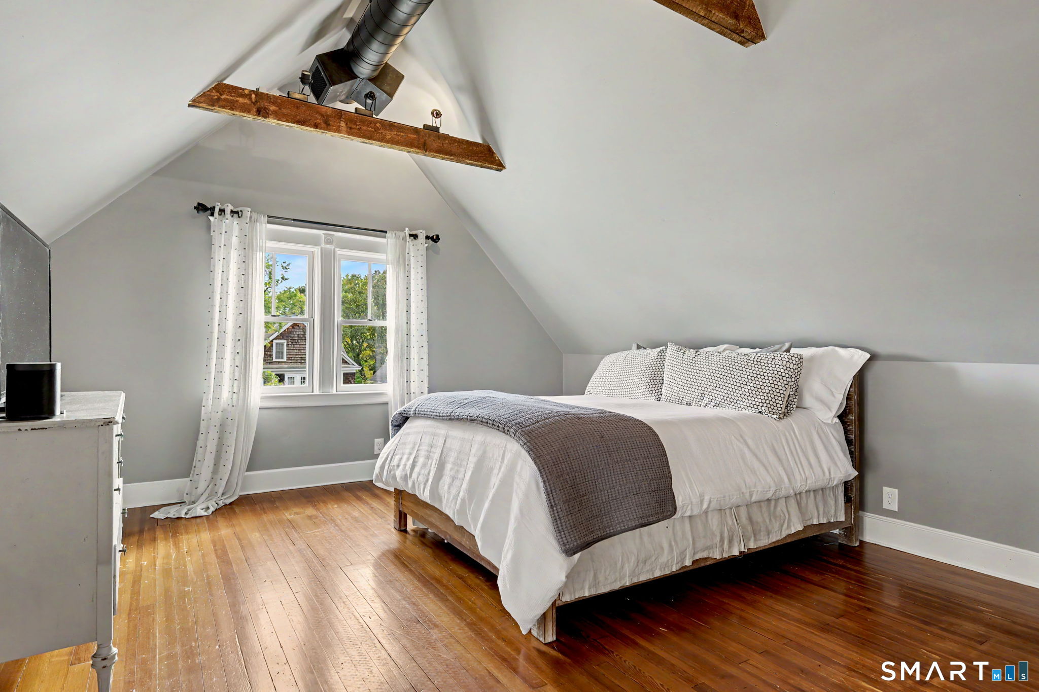 351 Delavan photo 18