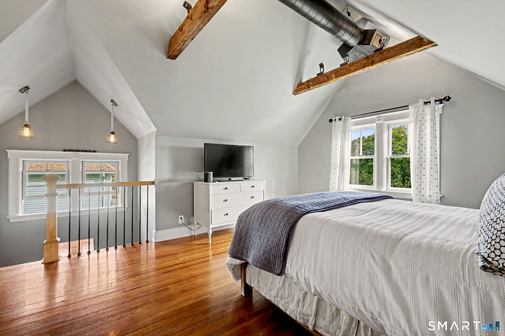 351 Delavan photo 17