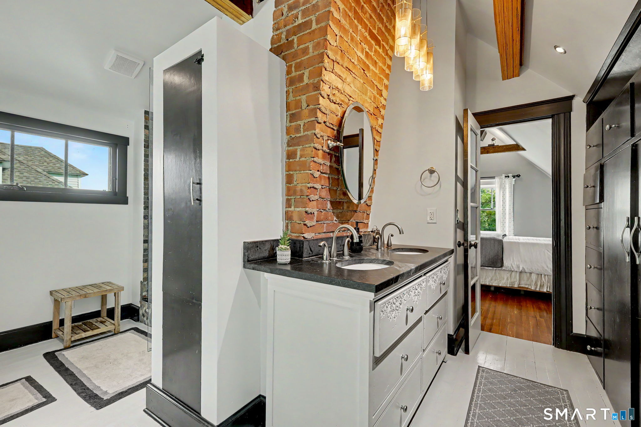 351 Delavan photo 20