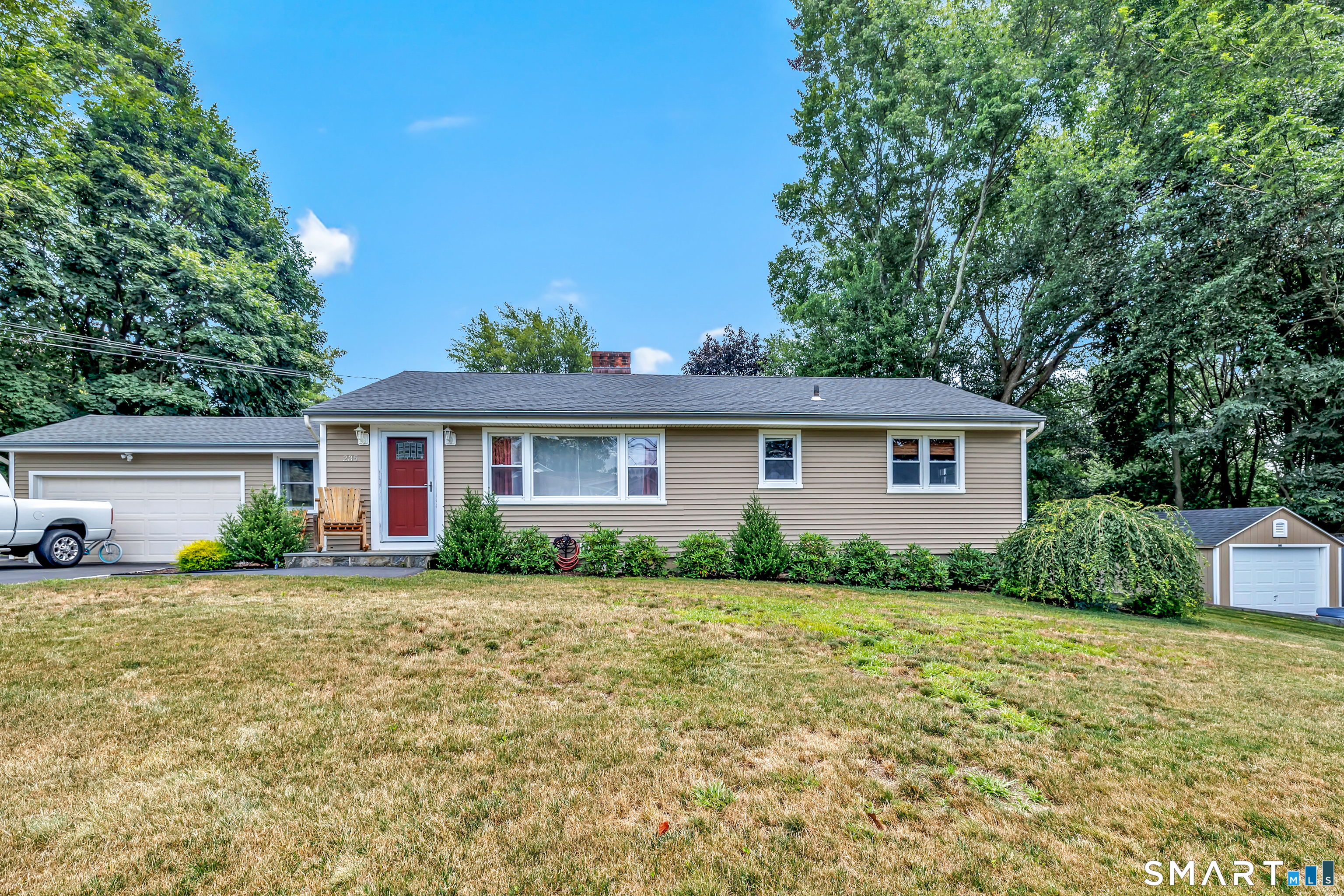 Foto 1 de Casa en venta en 235 Overland Drive, Stratford, CT — $549,900