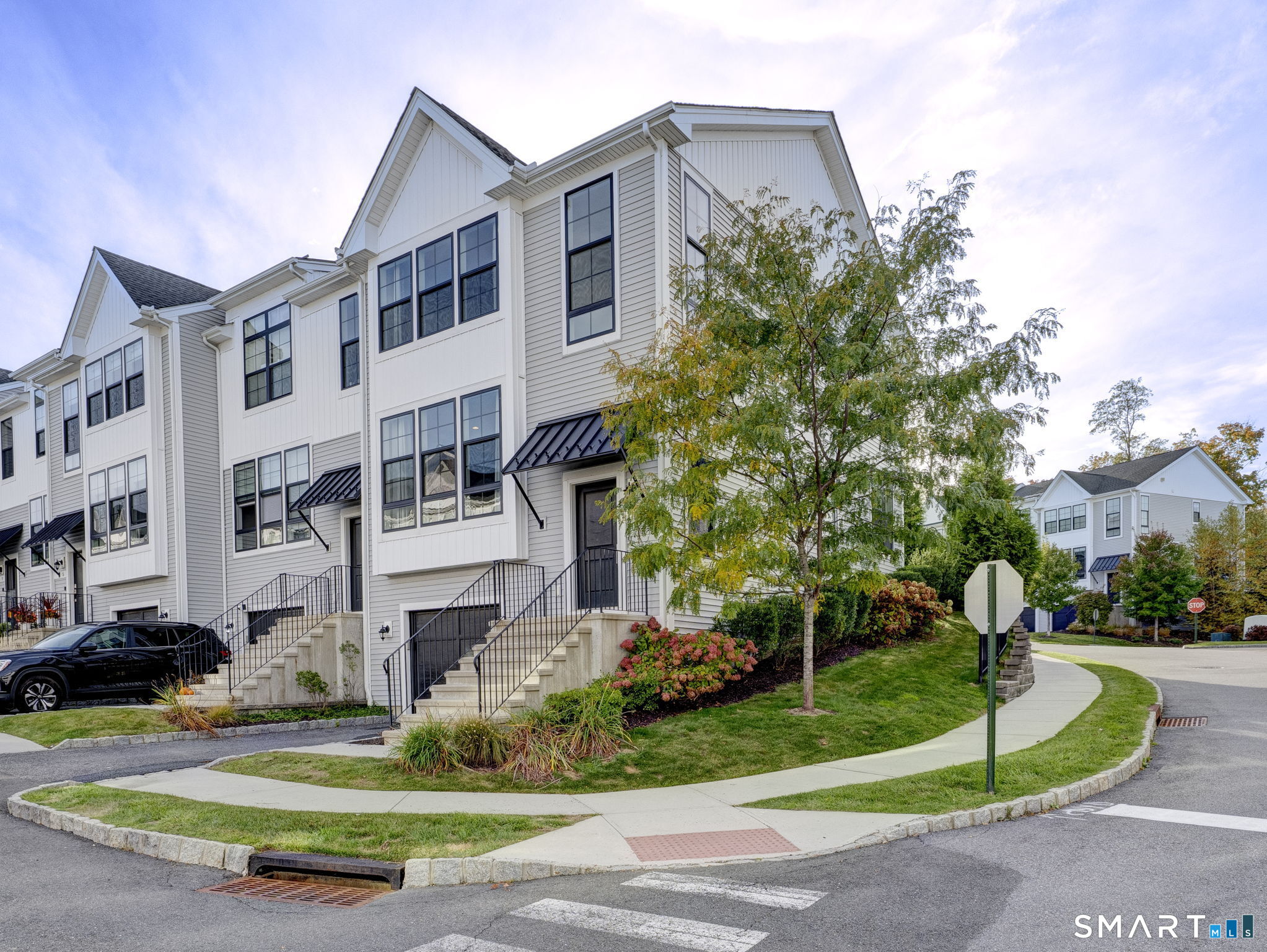 Foto 1 de Condominio en venta en 1 West Cross Trail #120, Danbury, CT — $699,900