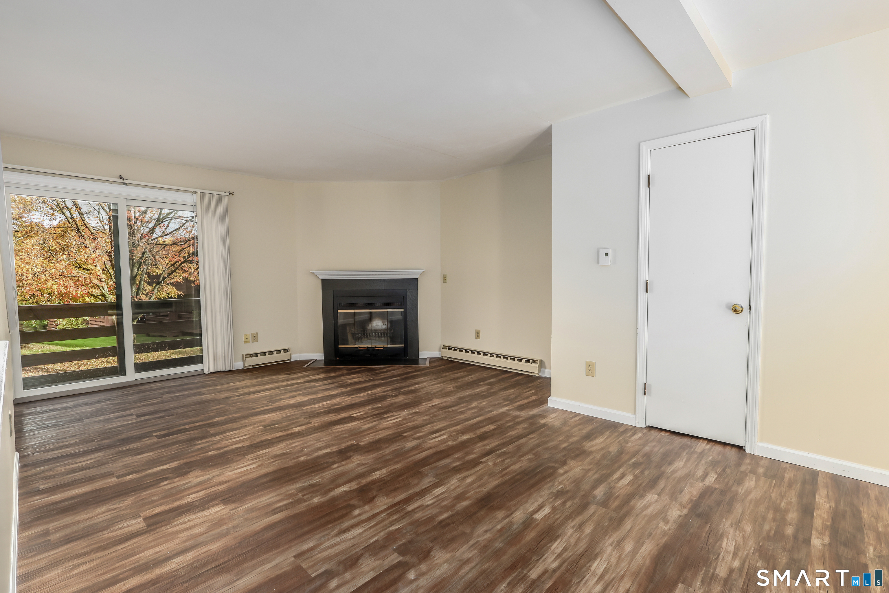 Foto 4 de Condominio en renta en 157 Shelter Rock Road #56, Danbury, CT — $2,500/mes