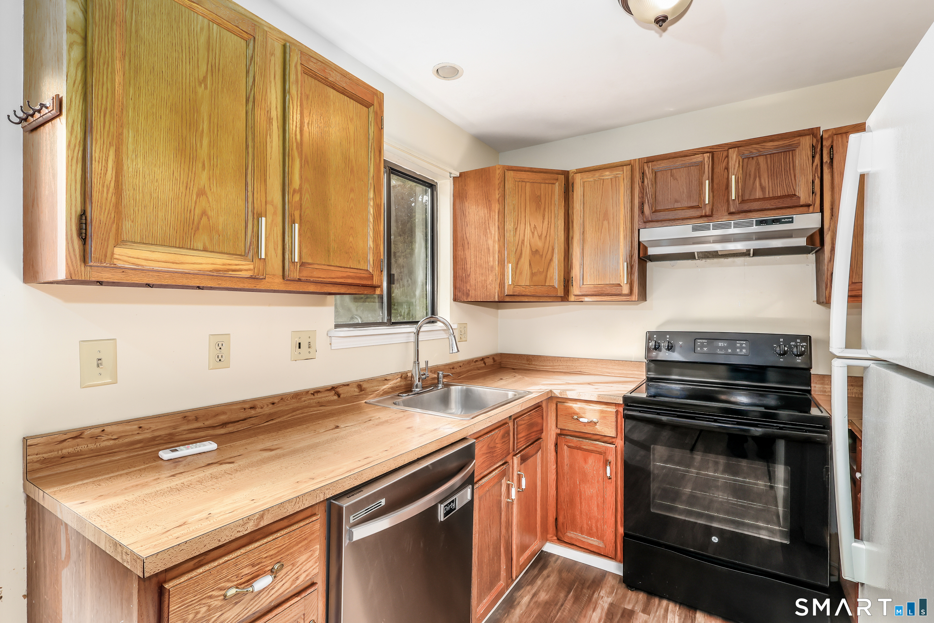 Foto 9 de Condominio en renta en 157 Shelter Rock Road #56, Danbury, CT — $2,500/mes