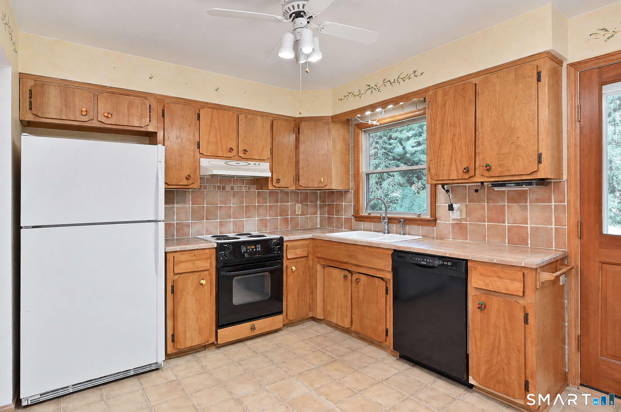 2 Madison Drive — photo 11