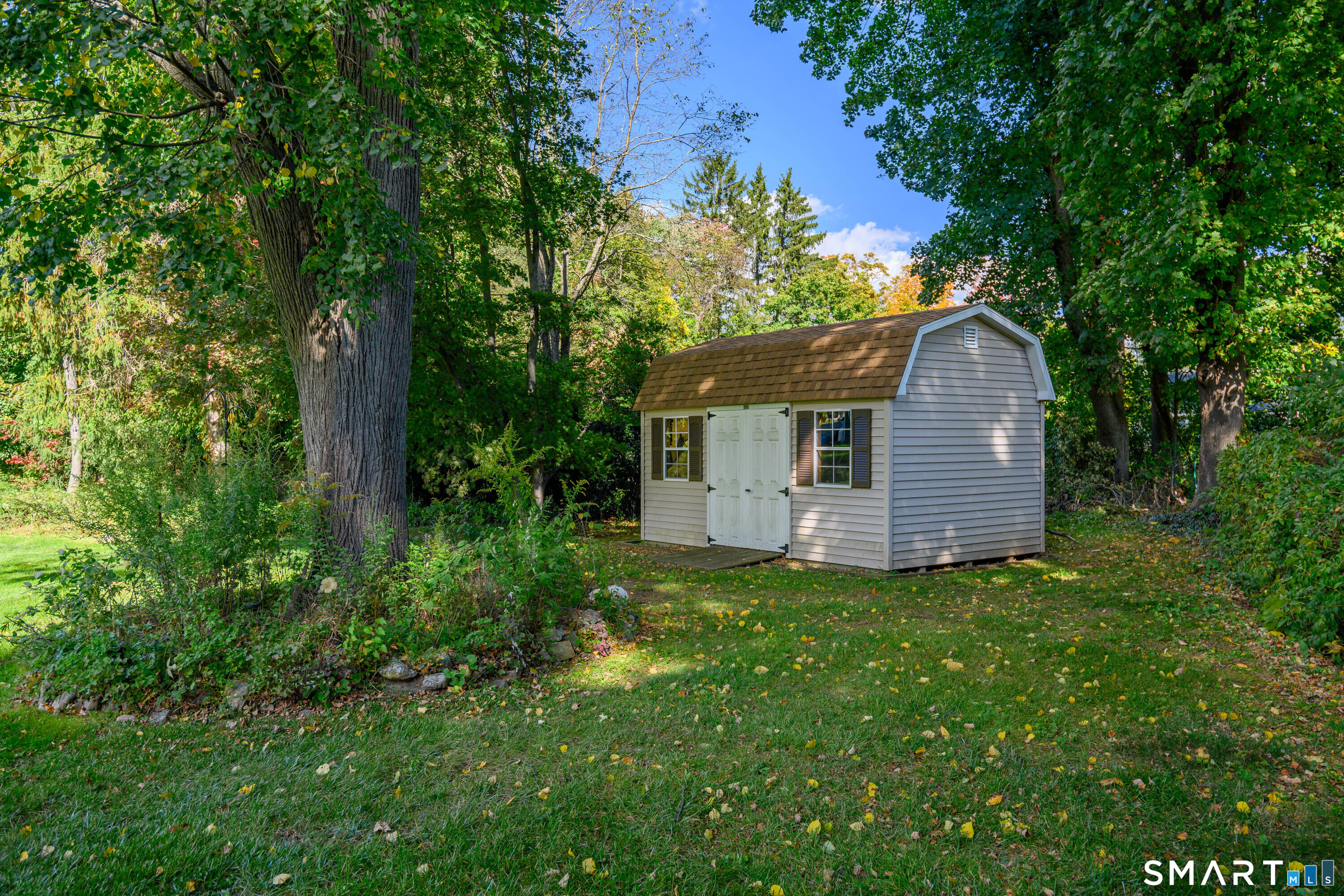 2 Madison Drive — photo 31