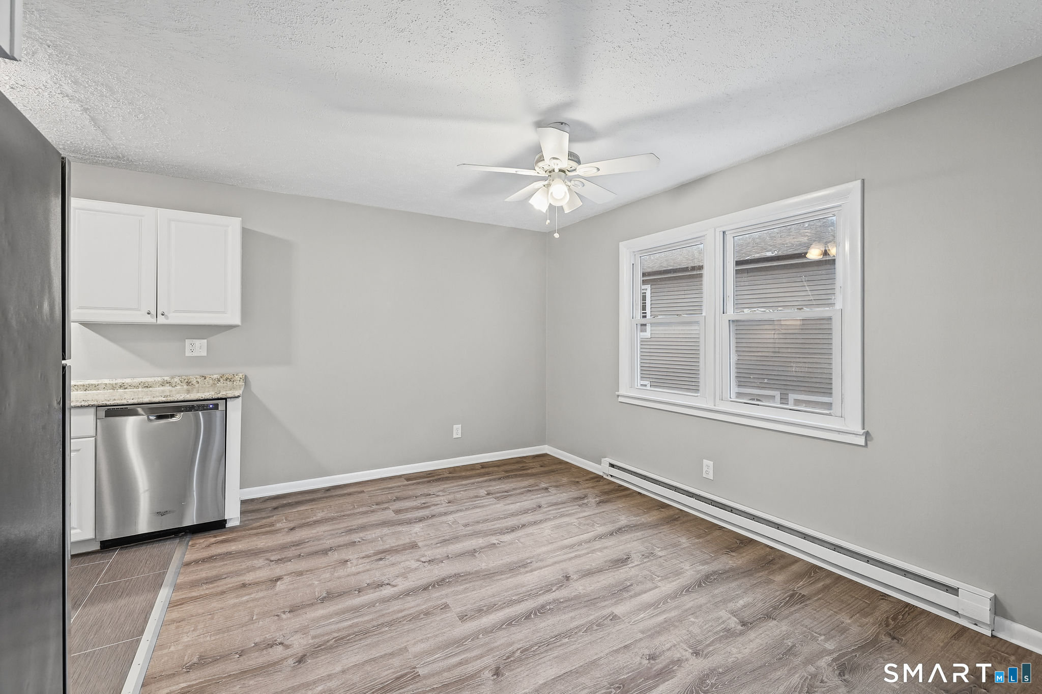 Foto 6 de Apartamento en renta en 6 Irving Place #2B, Danbury, CT — $2,600/mes