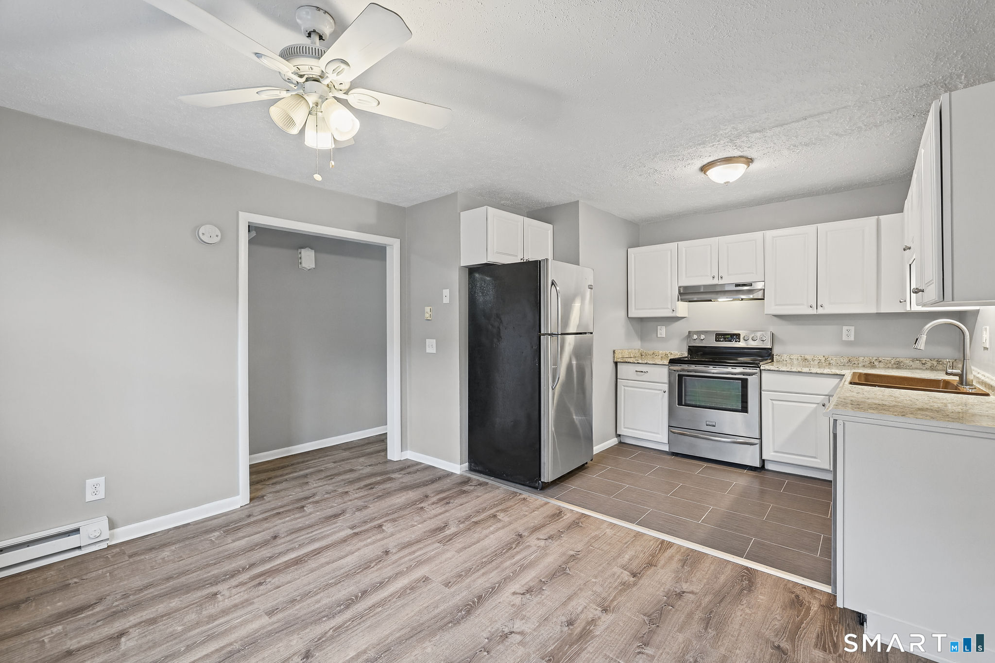 Foto 8 de Apartamento en renta en 6 Irving Place #2B, Danbury, CT — $2,600/mes