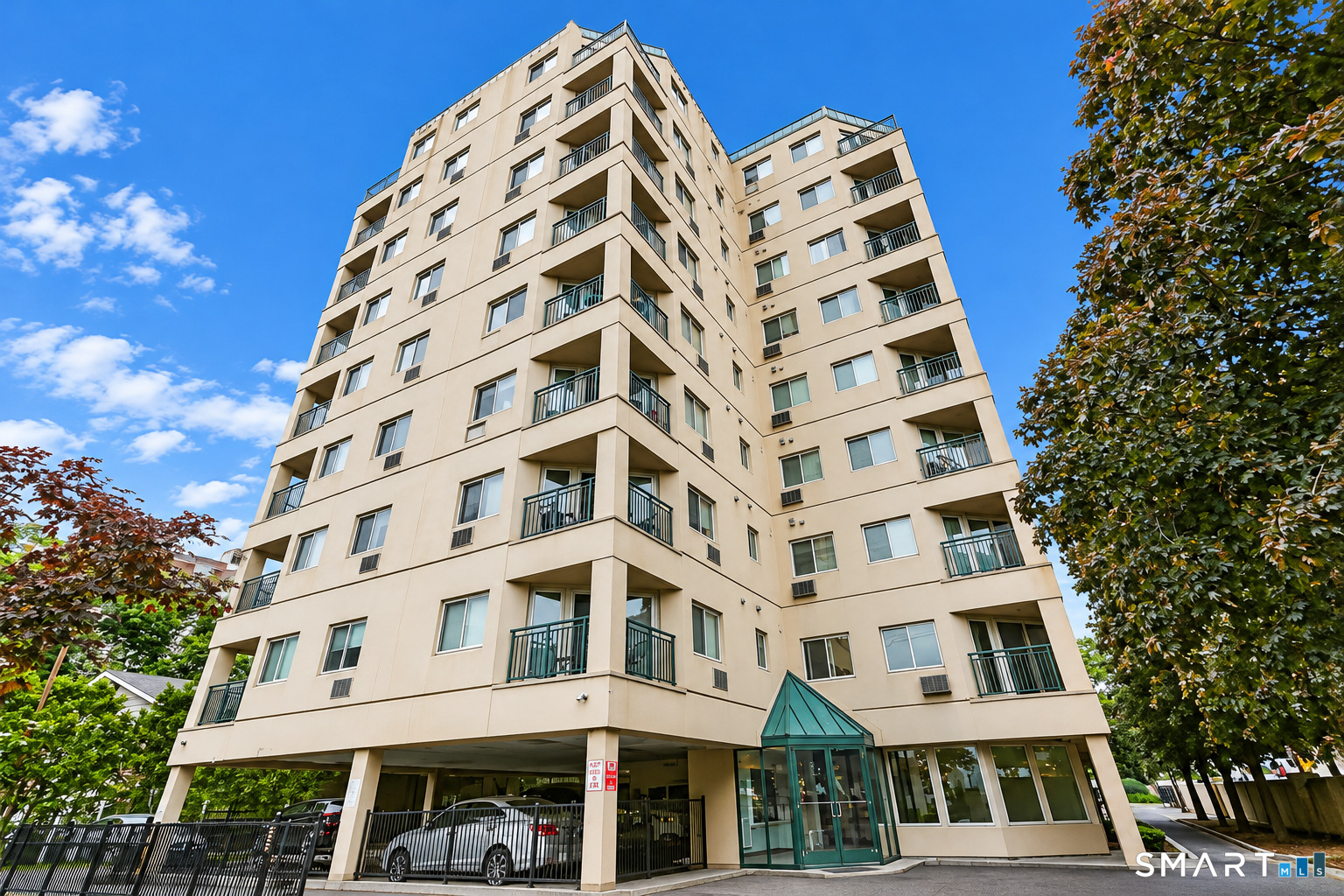 Foto 1 de Condominio en venta en 104 North Street #404, Stamford, CT — $425,000