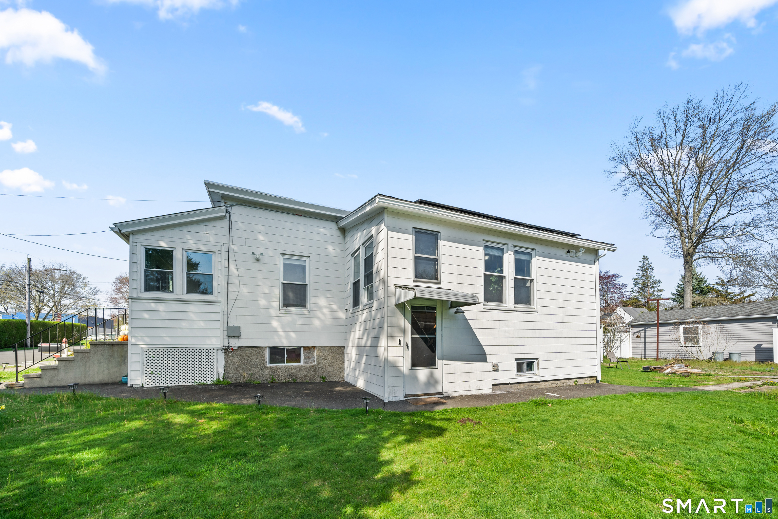 Foto 3 de Casa en renta en 26 Porter Street, Stratford, CT — $3,100/mes