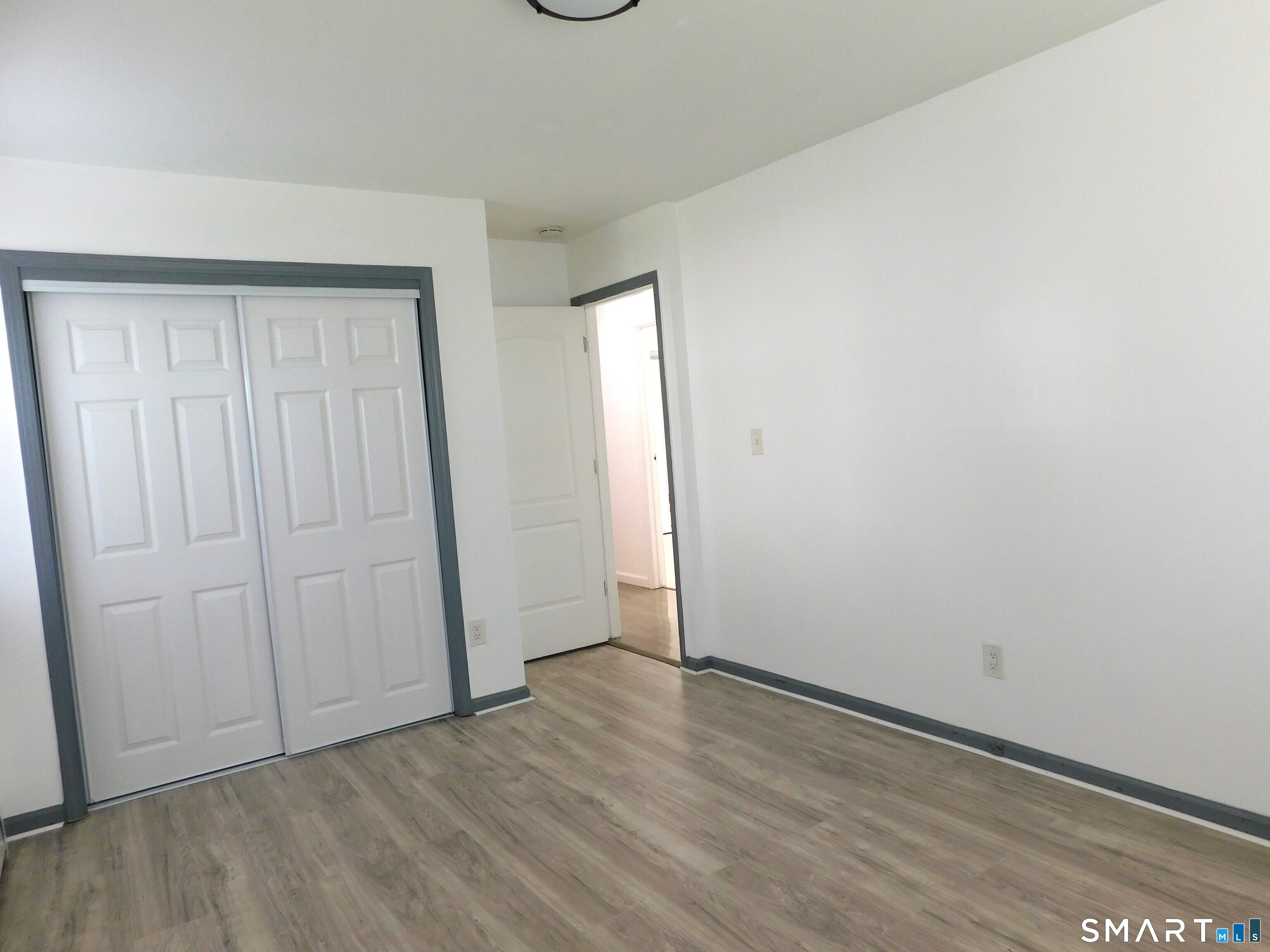Foto 6 de Apartamento en renta en 24 Dayton Road, Bridgeport, CT — $2,800/mes