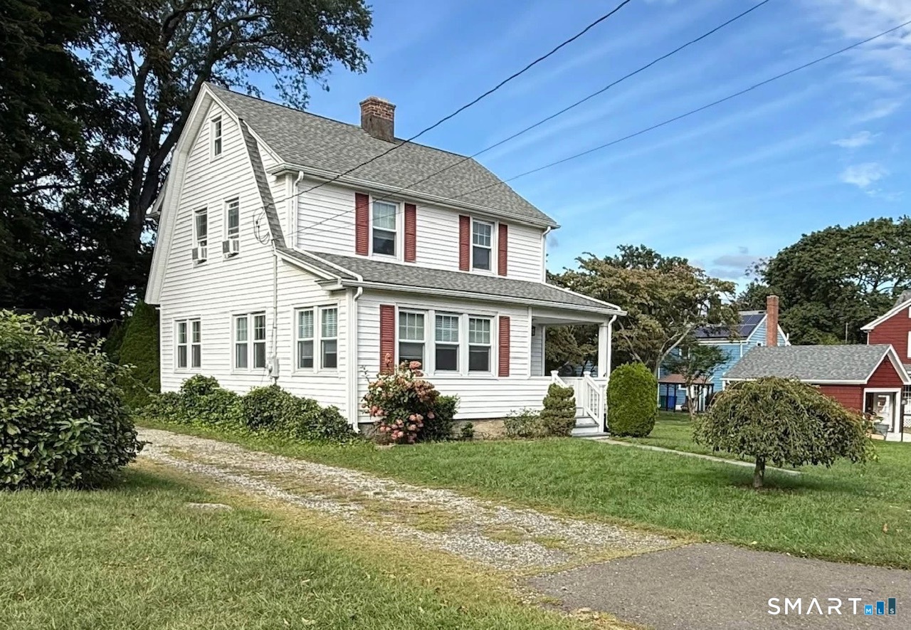 Foto 8 de Casa en renta en 8 Anson Street, Stratford, CT — $3,400/mes