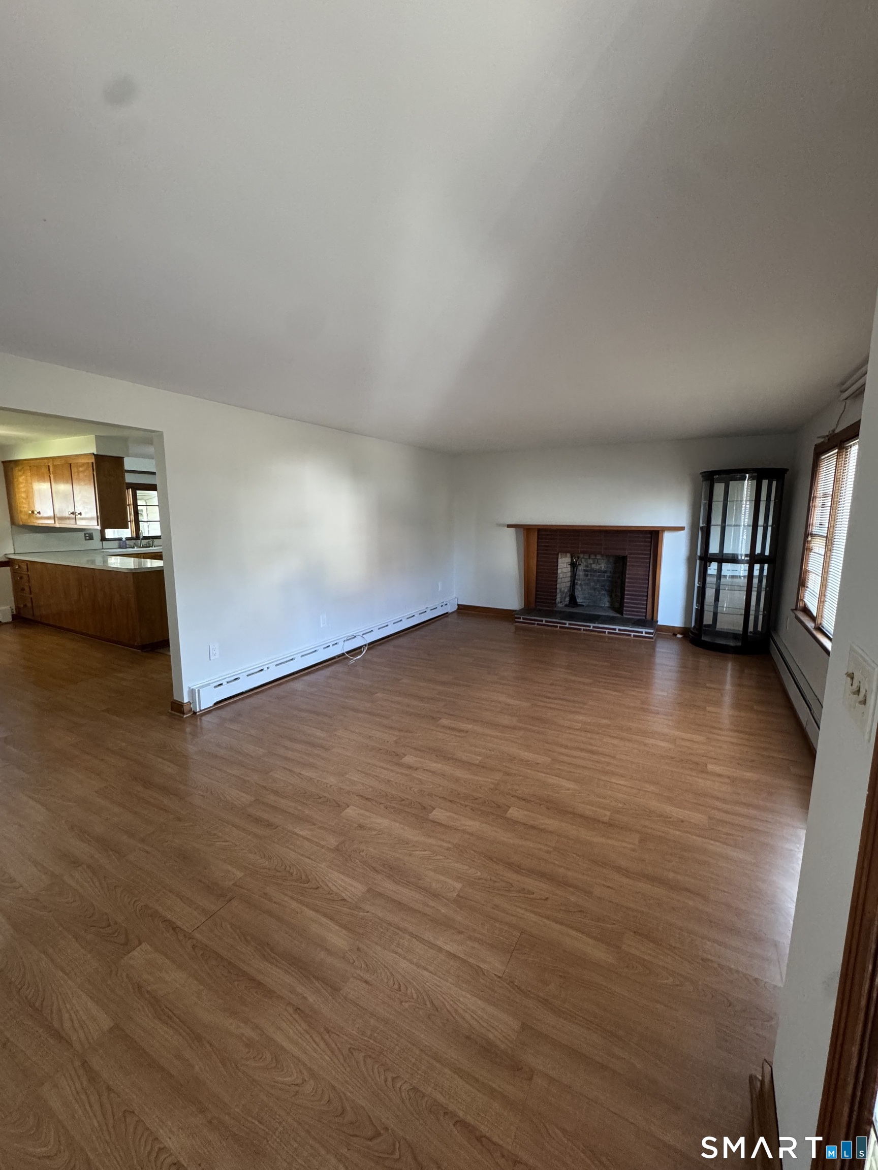 Foto 3 de Casa en renta en 45 Truman Street, Bridgeport, CT — $3,000/mes