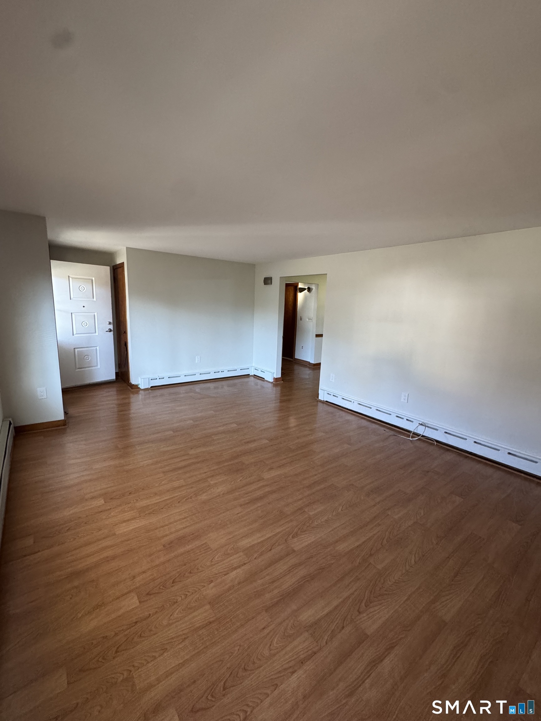 Foto 4 de Casa en renta en 45 Truman Street, Bridgeport, CT — $3,000/mes