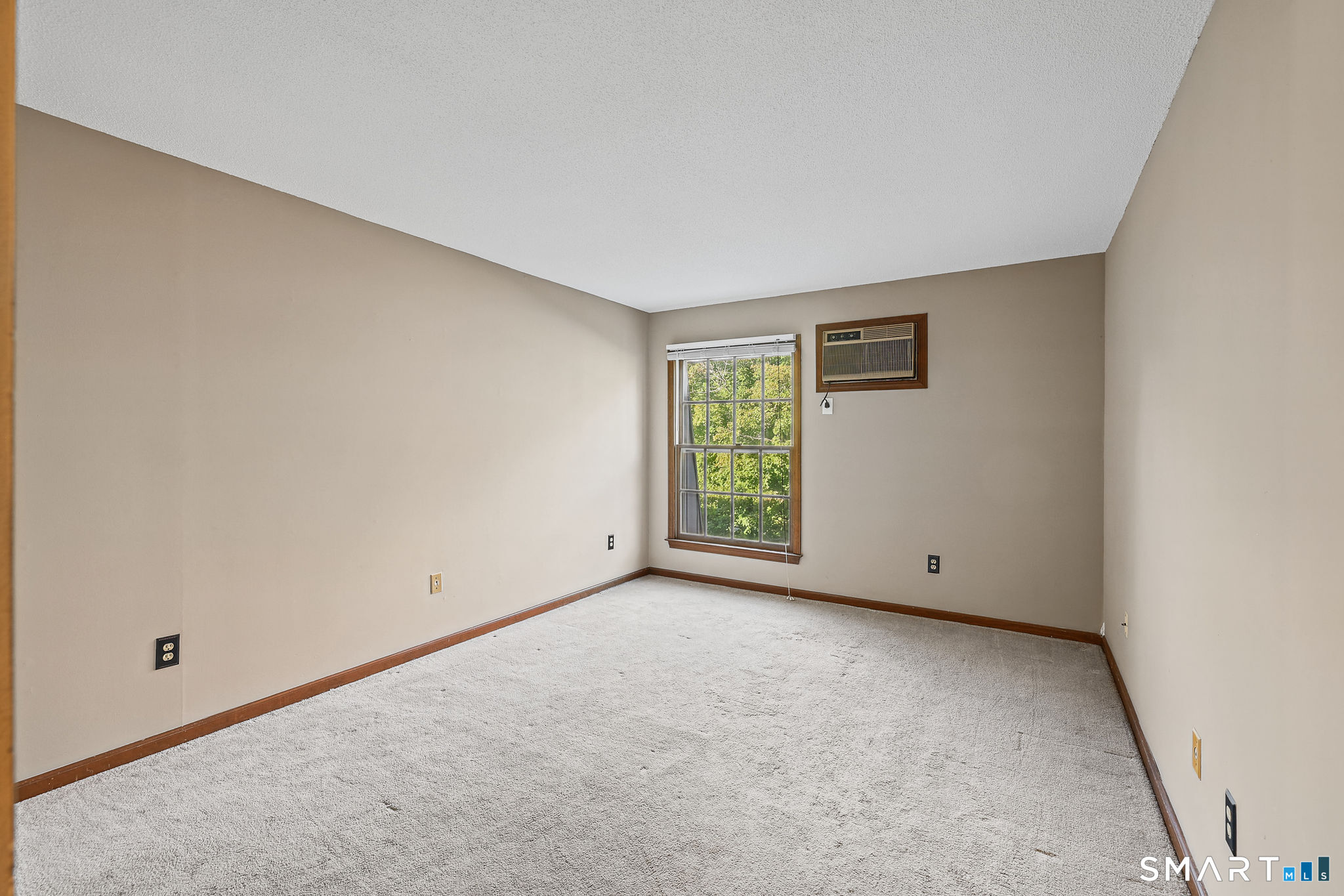 Foto 9 de Condominio en renta en 34A Padanaram Road #307, Danbury, CT — $1,750/mes