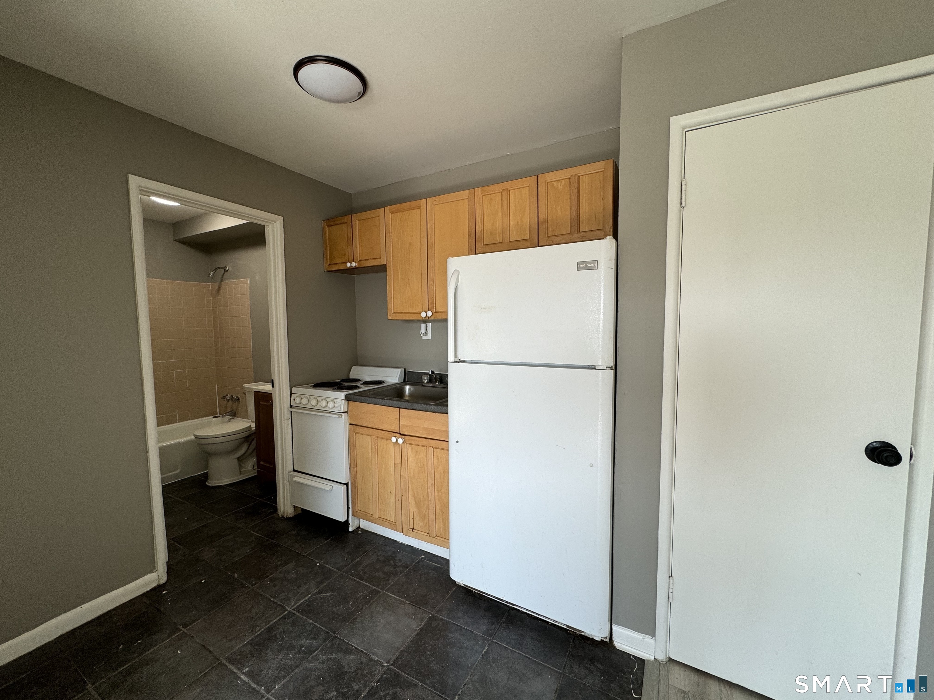 Foto 5 de Apartamento en renta en 85 Union Avenue #A3, Bridgeport, CT — $1,450/mes