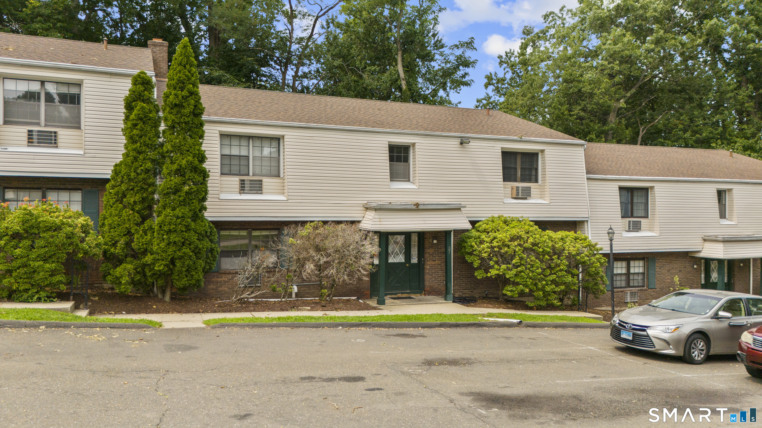 Foto 3 de Condominio en renta en 37 Enid Street #A, Bridgeport, CT — $1,650/mes