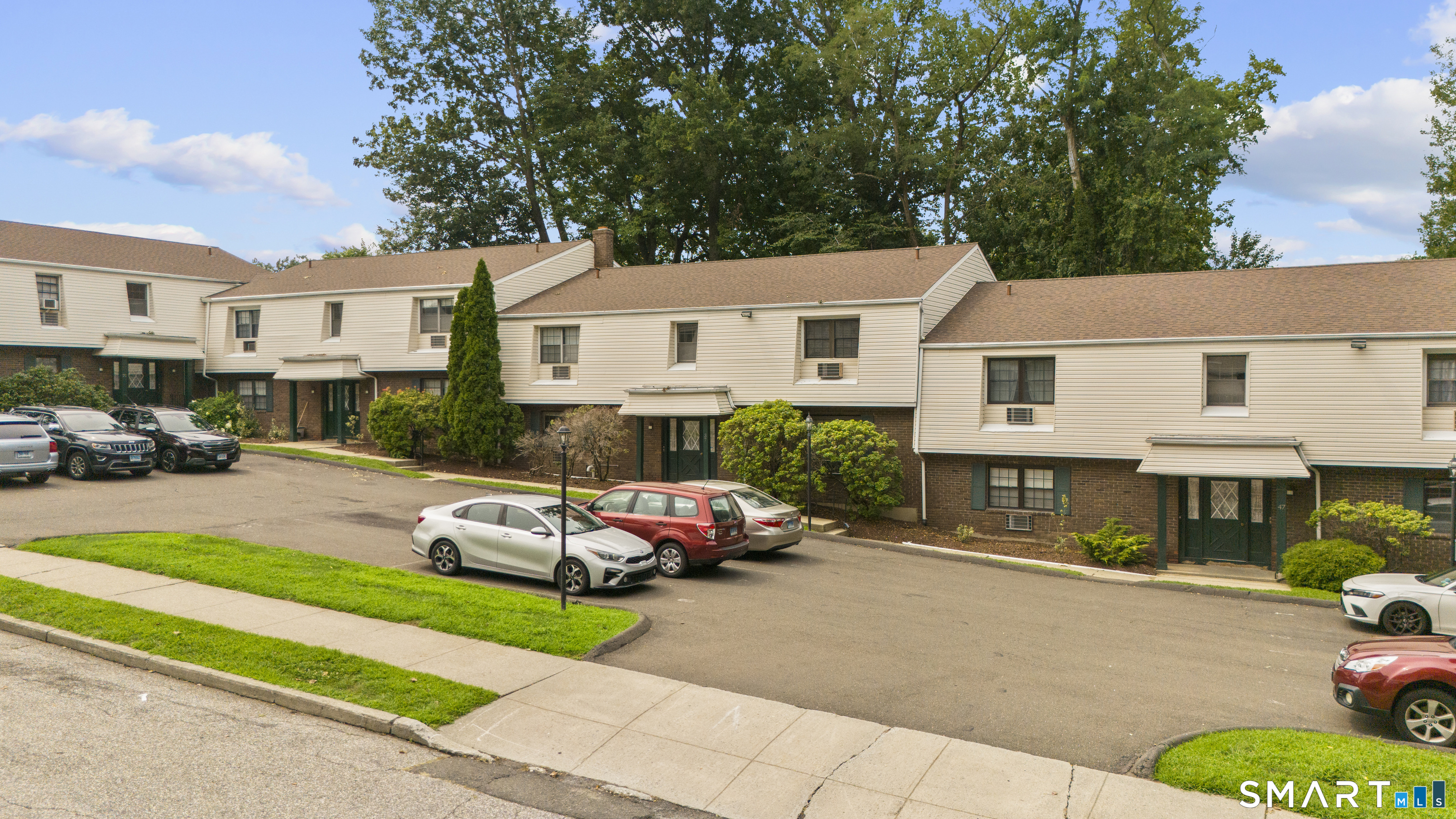 Foto 2 de Condominio en renta en 37 Enid Street #A, Bridgeport, CT — $1,650/mes