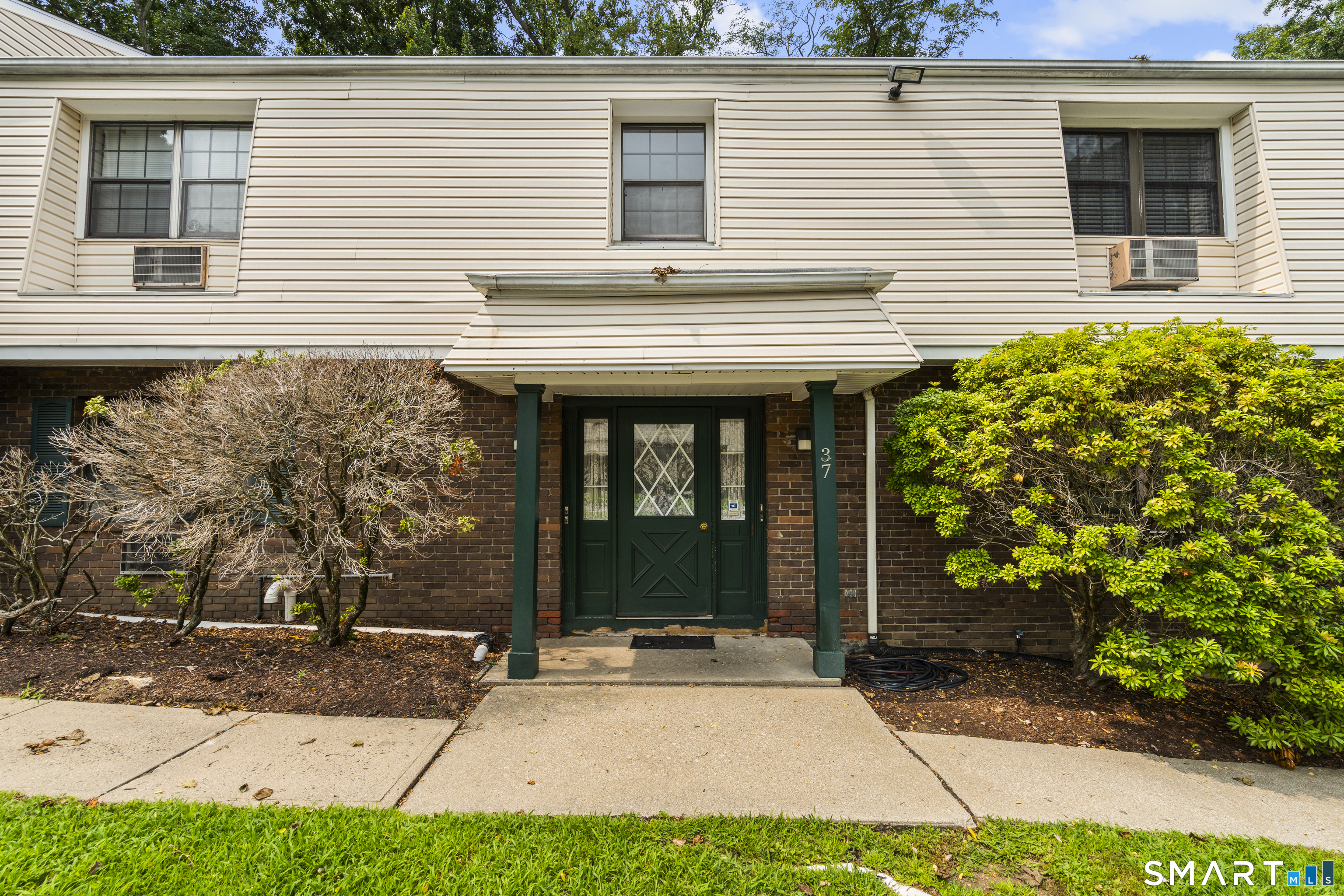 Foto 6 de Condominio en renta en 37 Enid Street #A, Bridgeport, CT — $1,650/mes