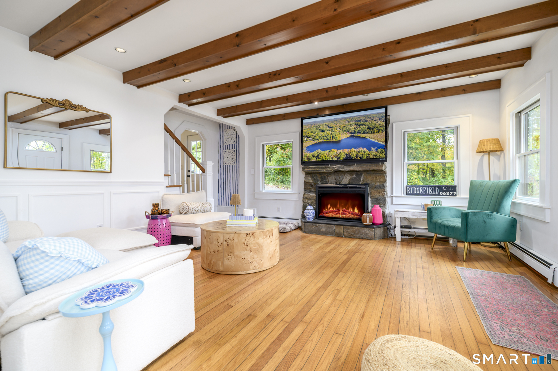 Foto 6 de Casa en venta en 17 Fire Hill Road, Ridgefield, CT — $685,000