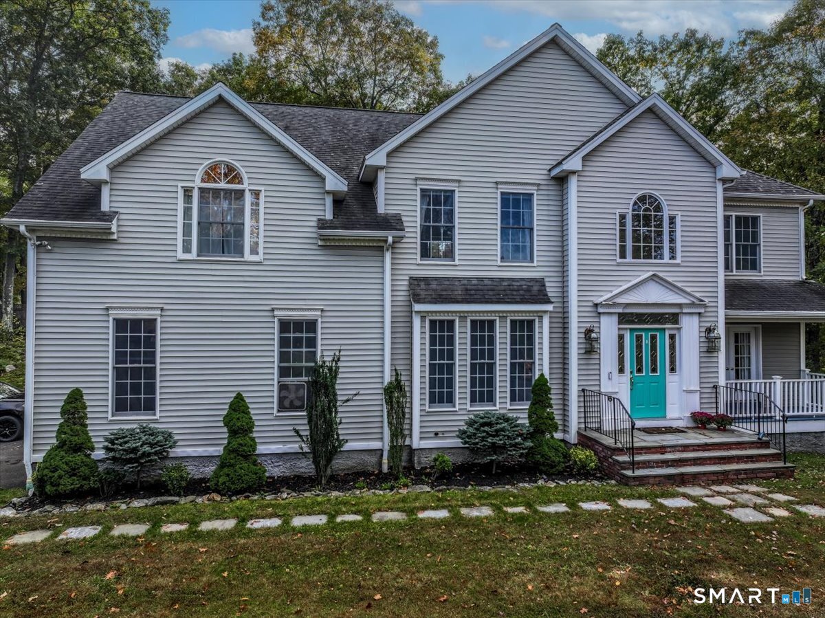 Foto 1 de Casa en venta en 6 Horizon Court, Monroe, CT — $789,000