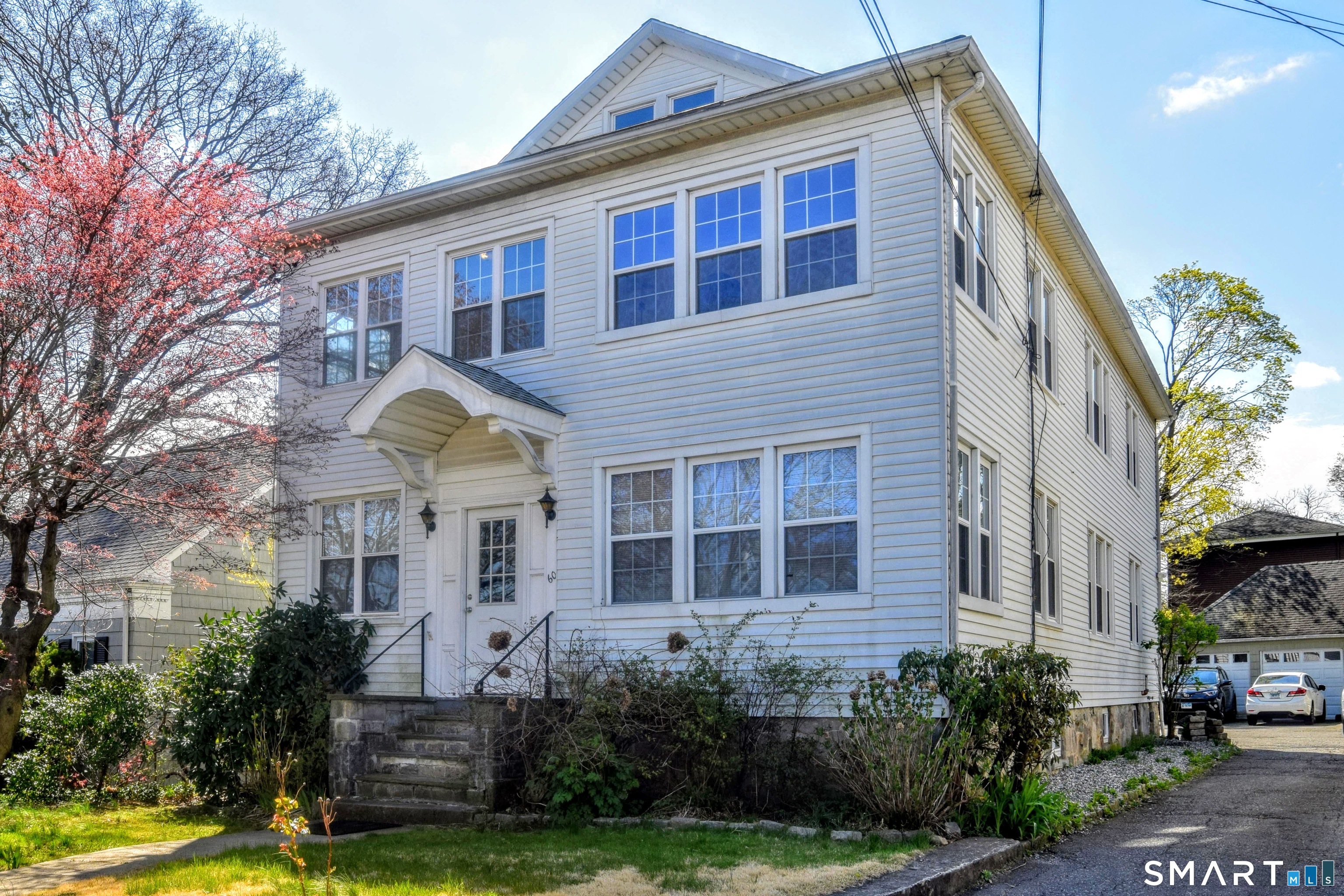 Foto 1 de Apartamento en renta en 60 Puritan Lane #2, Stamford, CT — $2,950/mes
