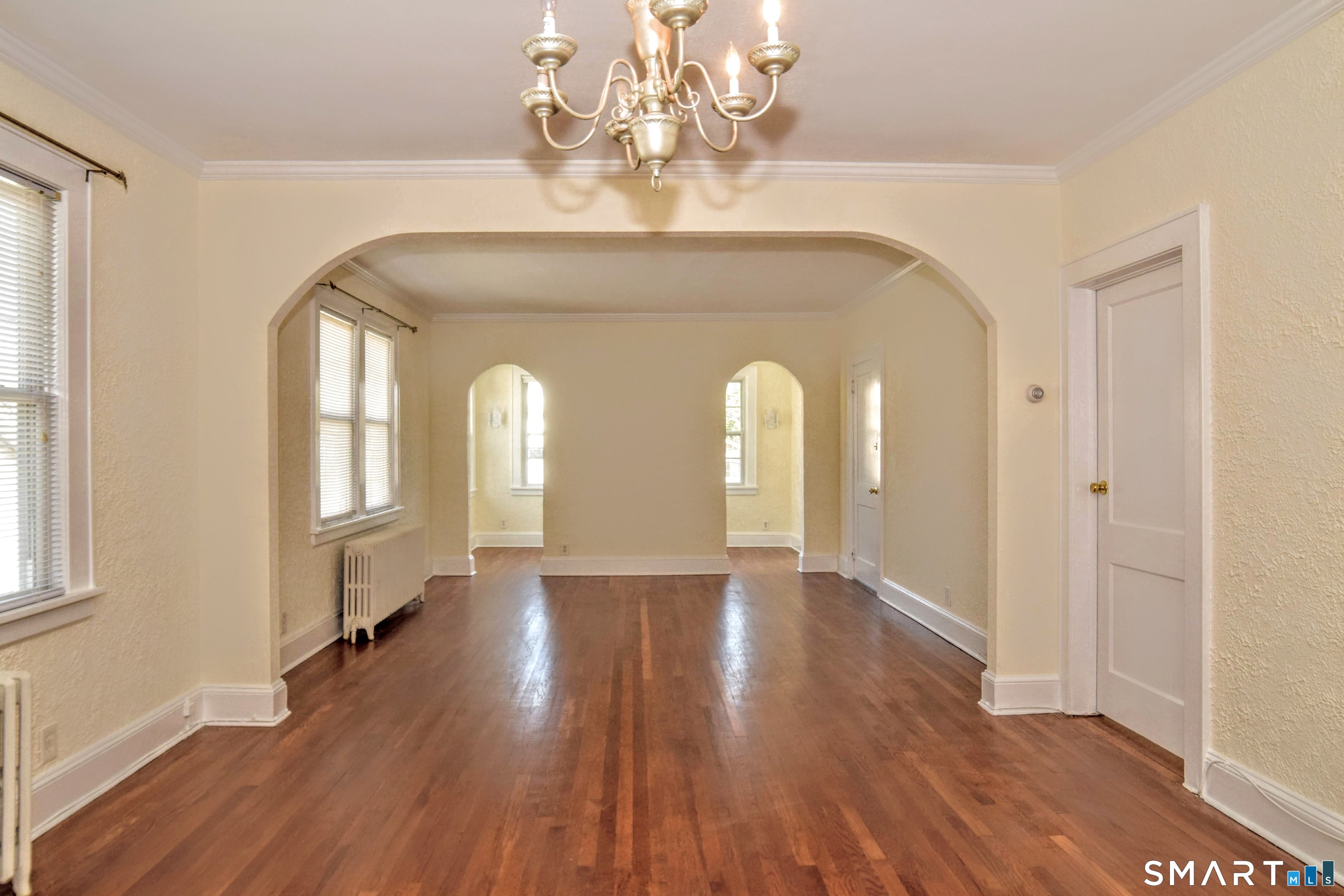 Foto 3 de Apartamento en renta en 60 Puritan Lane #2, Stamford, CT — $2,950/mes
